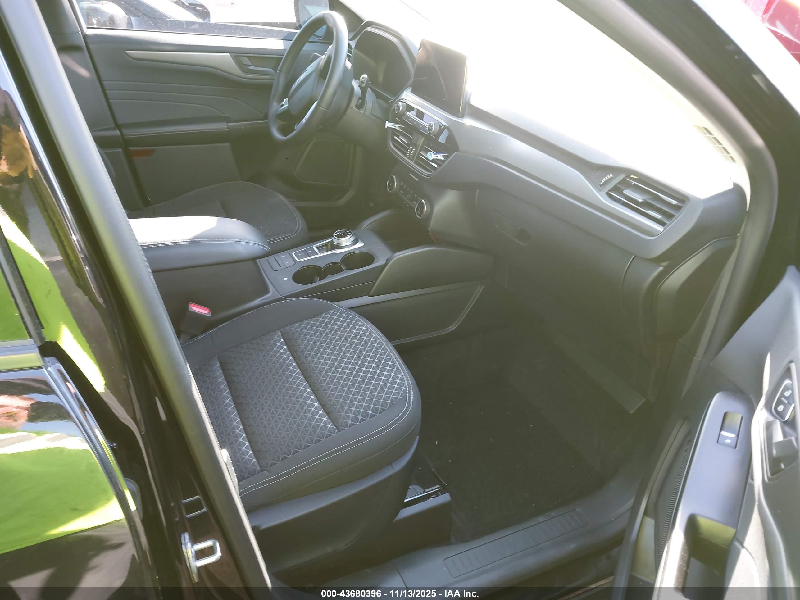 FORD ESCAPE image 5