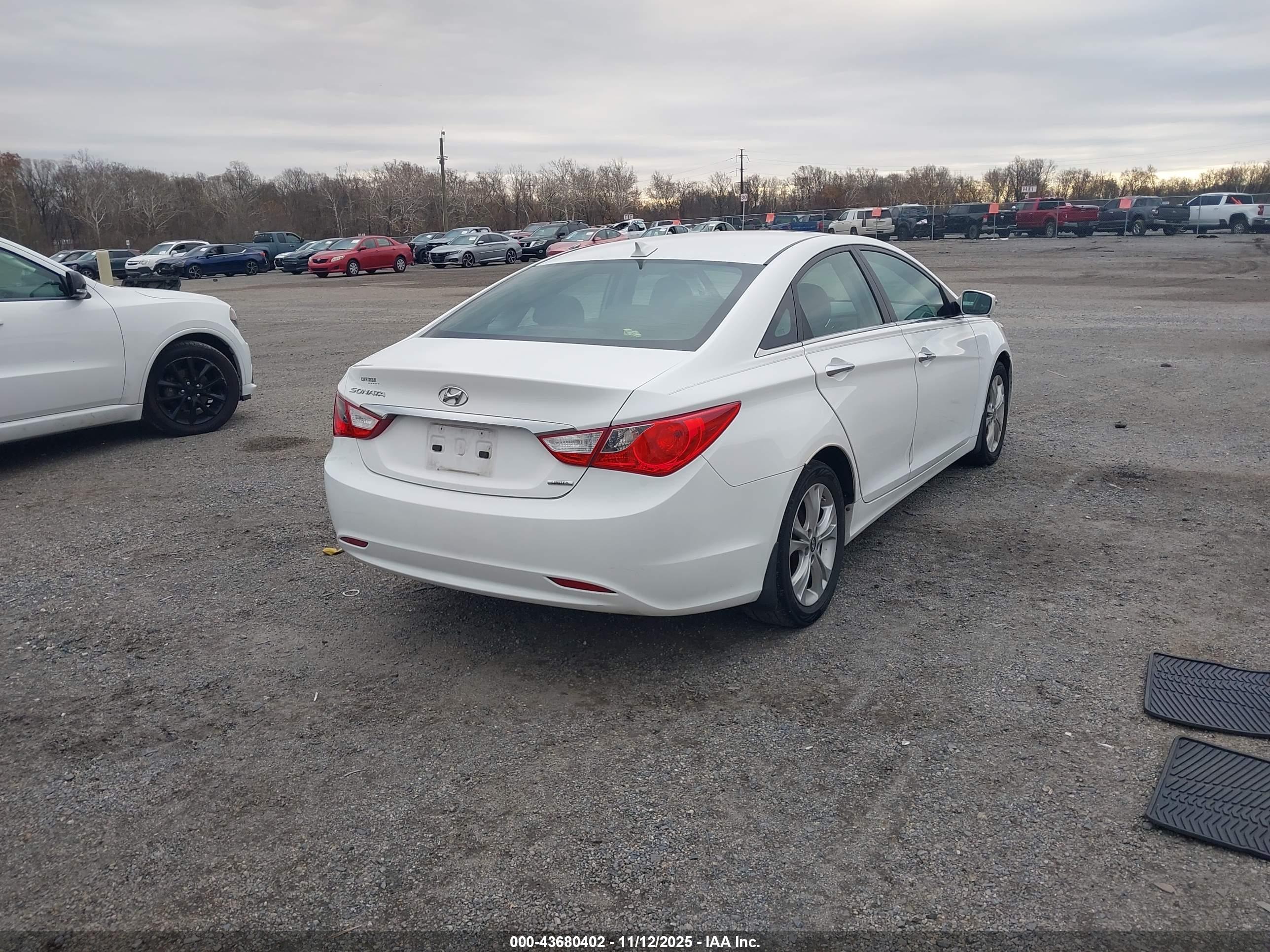 HYUNDAI SONATA image 4