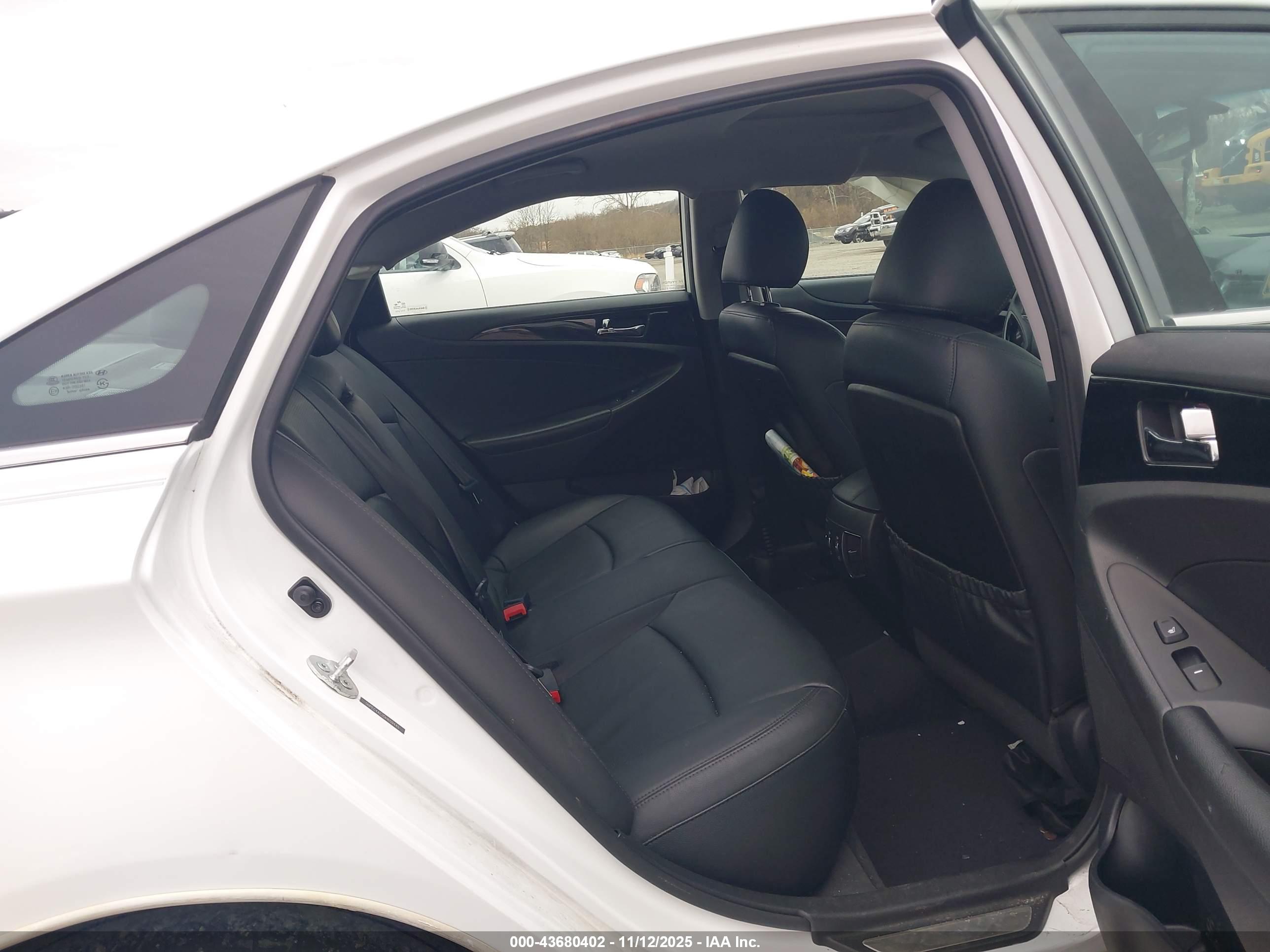 HYUNDAI SONATA image 8