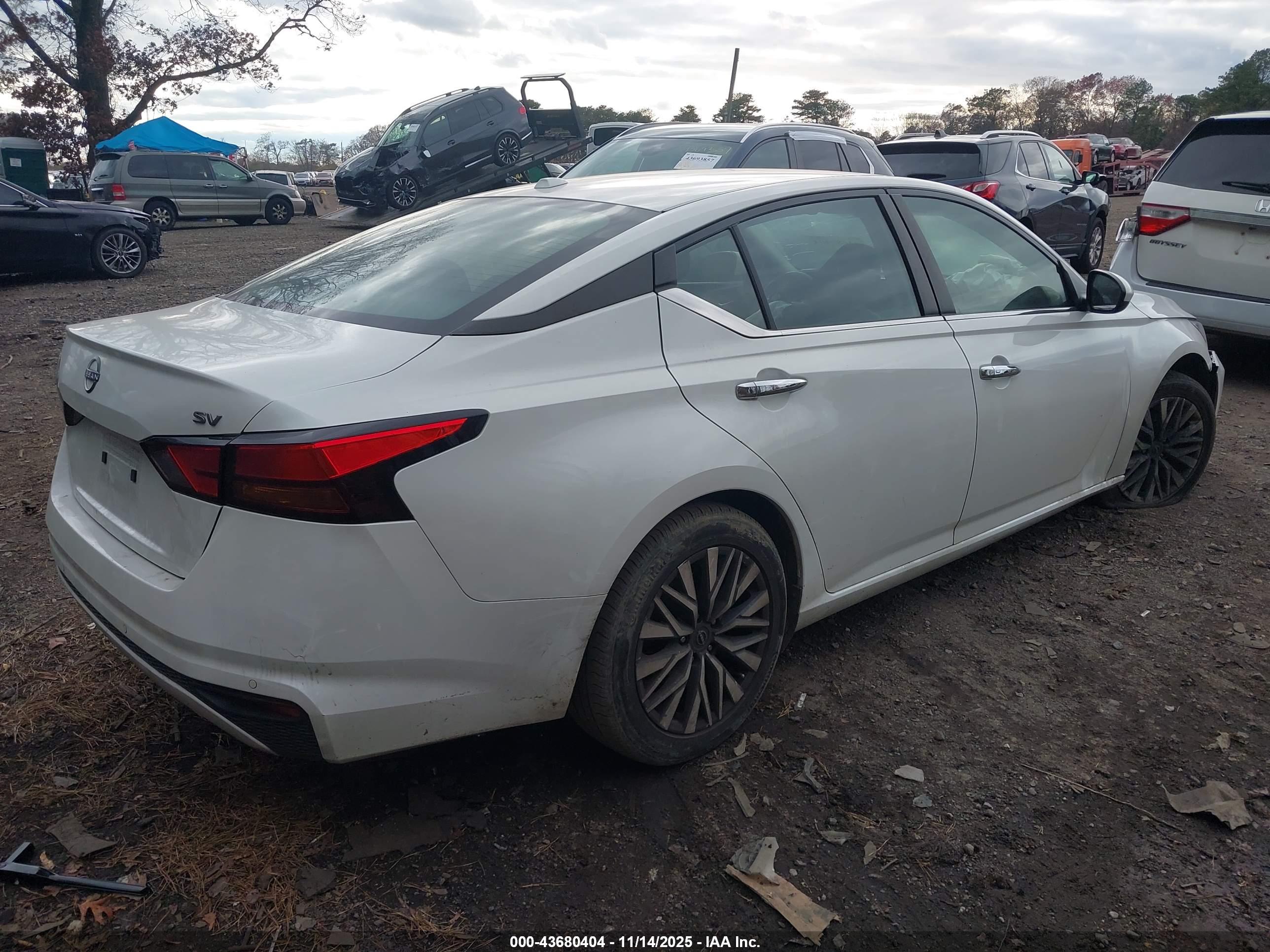 NISSAN ALTIMA image 4