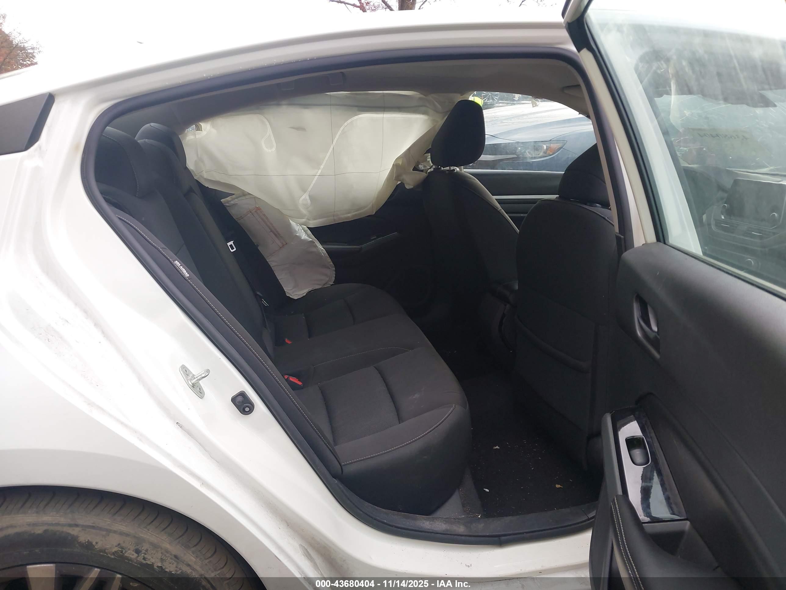 NISSAN ALTIMA image 8