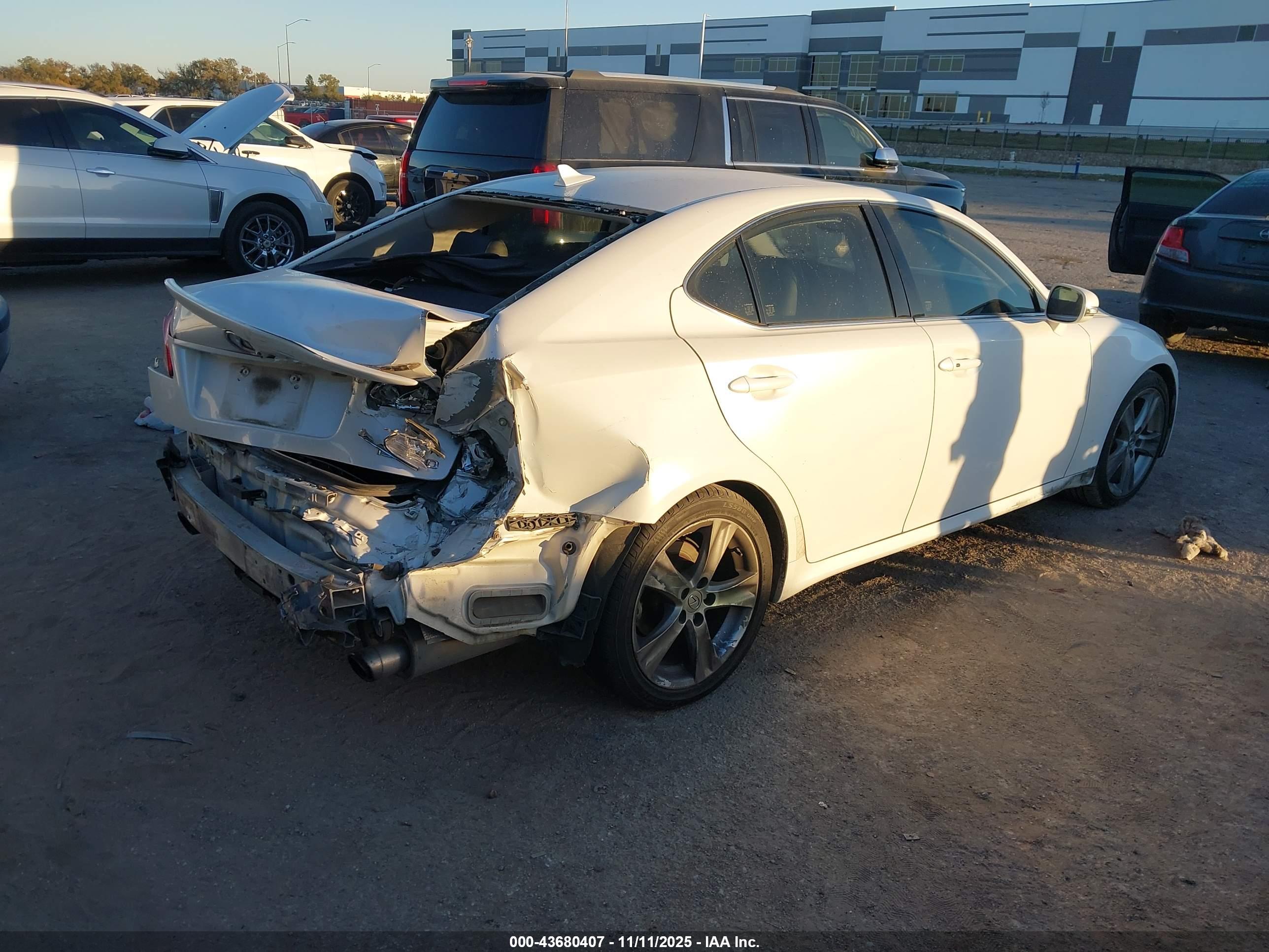 LEXUS IS image 4