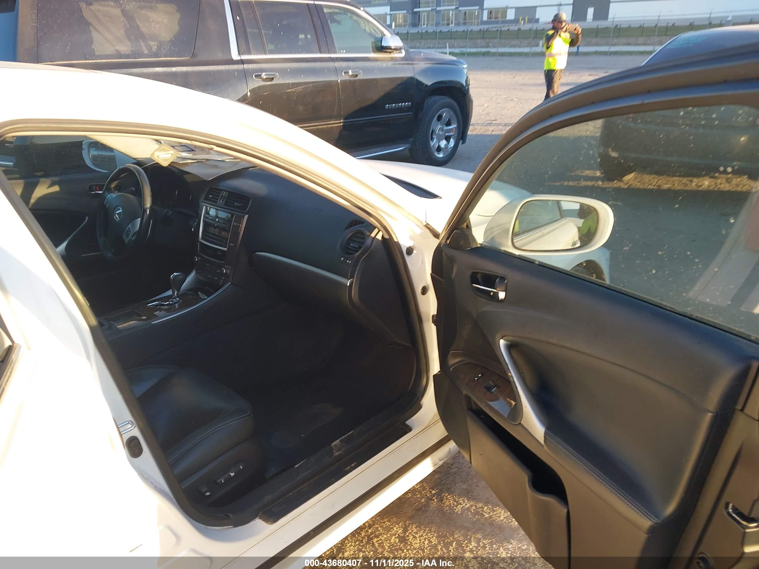 LEXUS IS image 5
