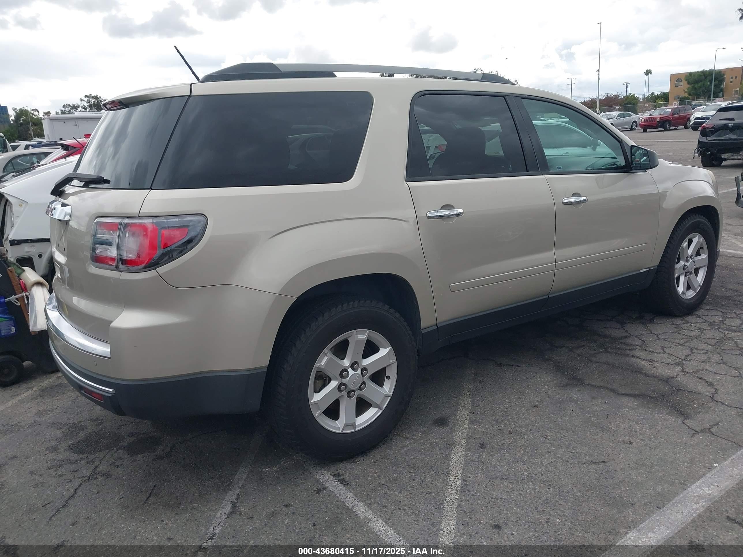 GMC ACADIA image 4