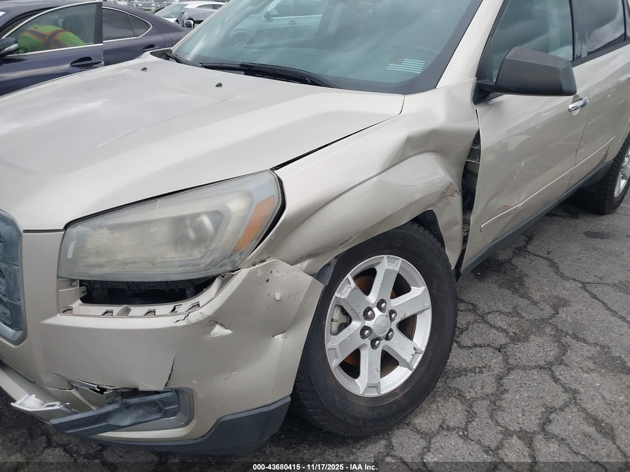 GMC ACADIA image 6