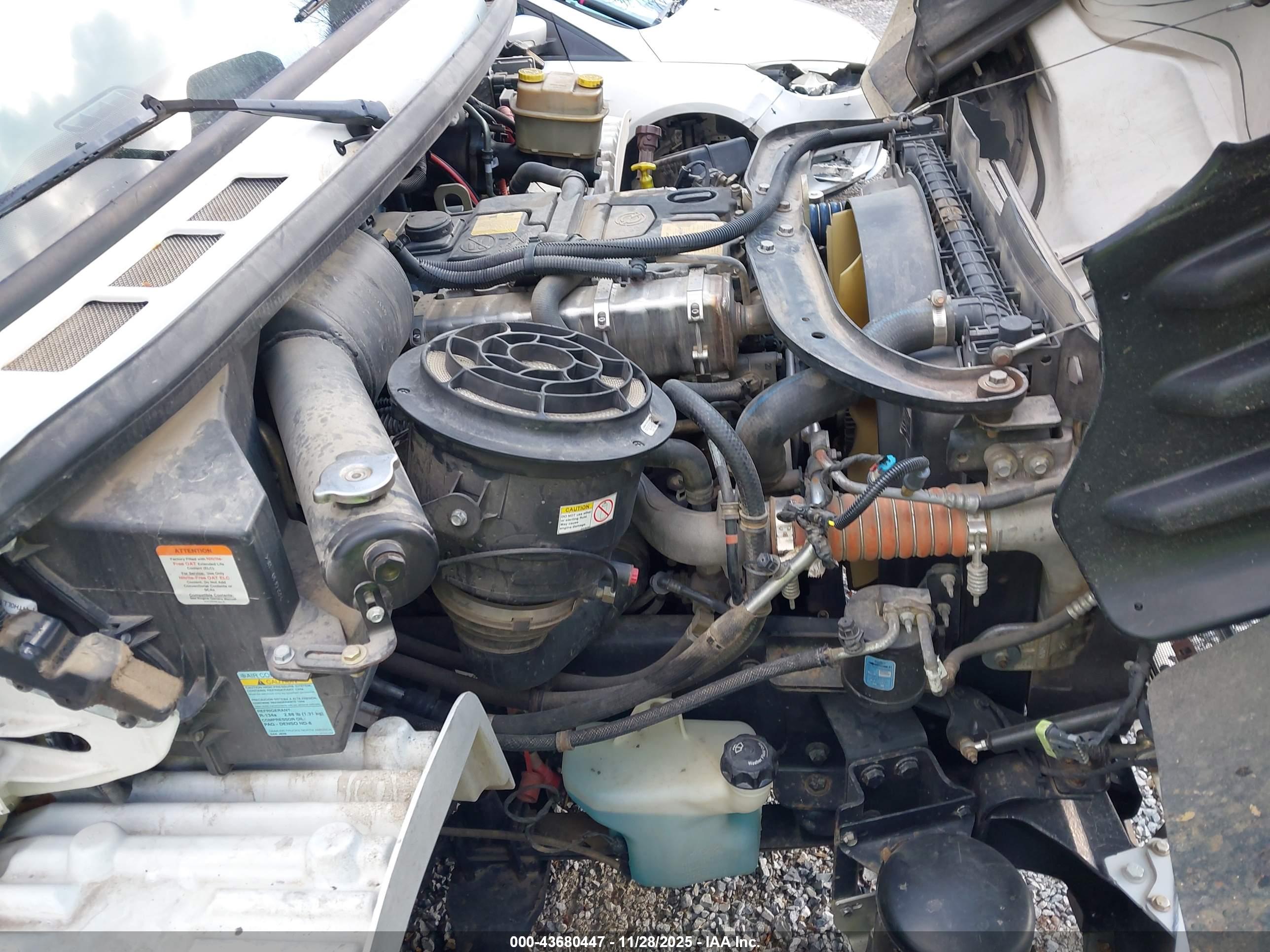 FREIGHTLINER M2 image 10