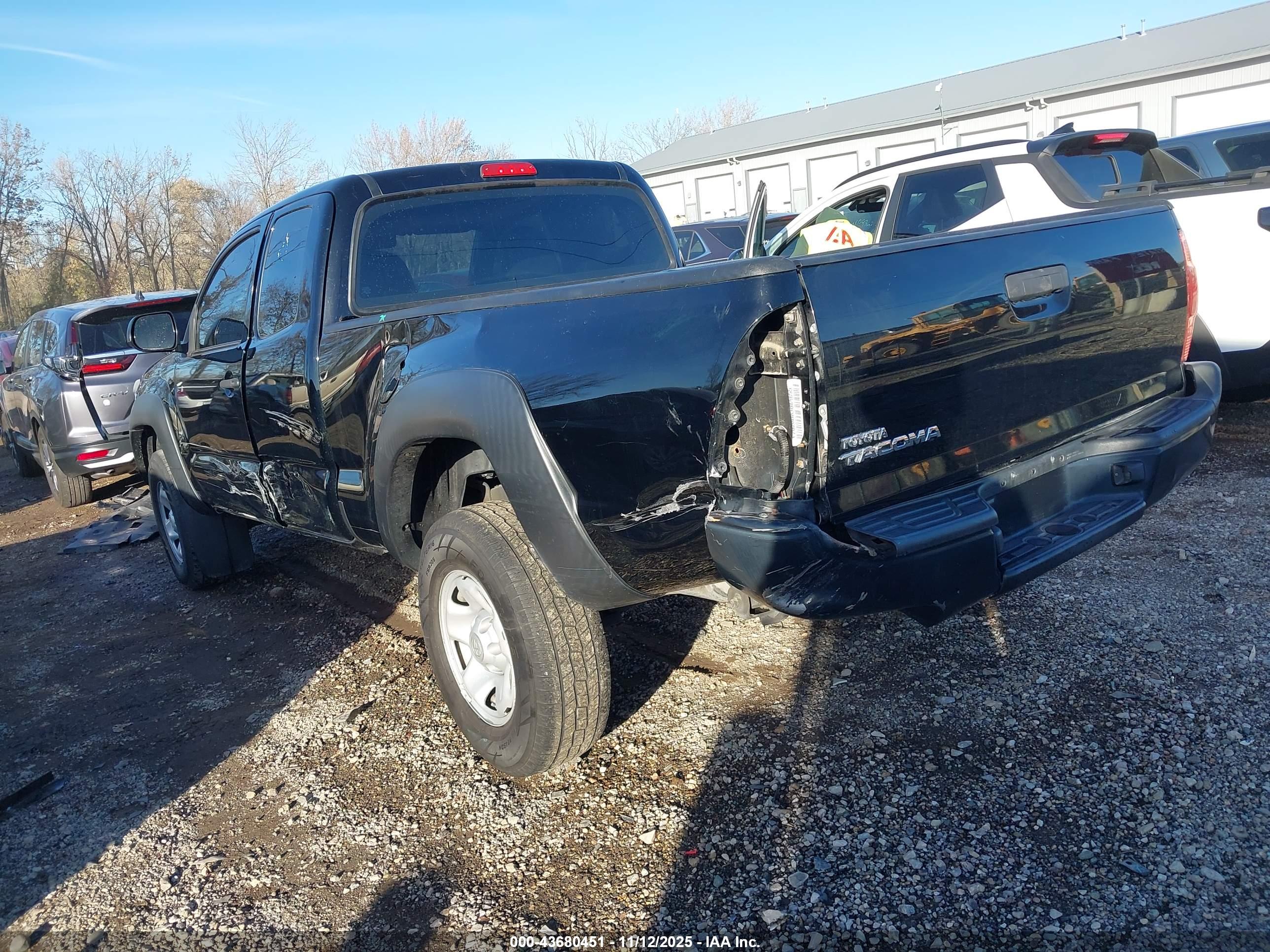 TOYOTA TACOMA image 3