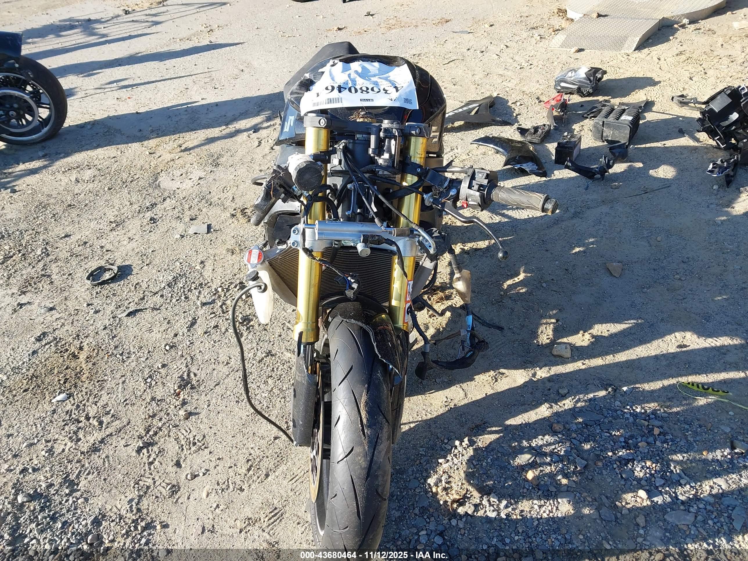 SUZUKI GSX-R750 image 5