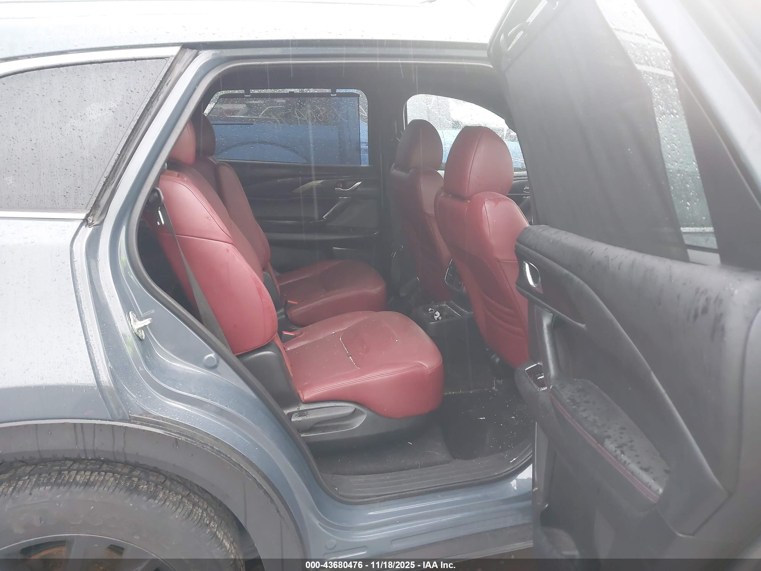 MAZDA CX-9 image 8
