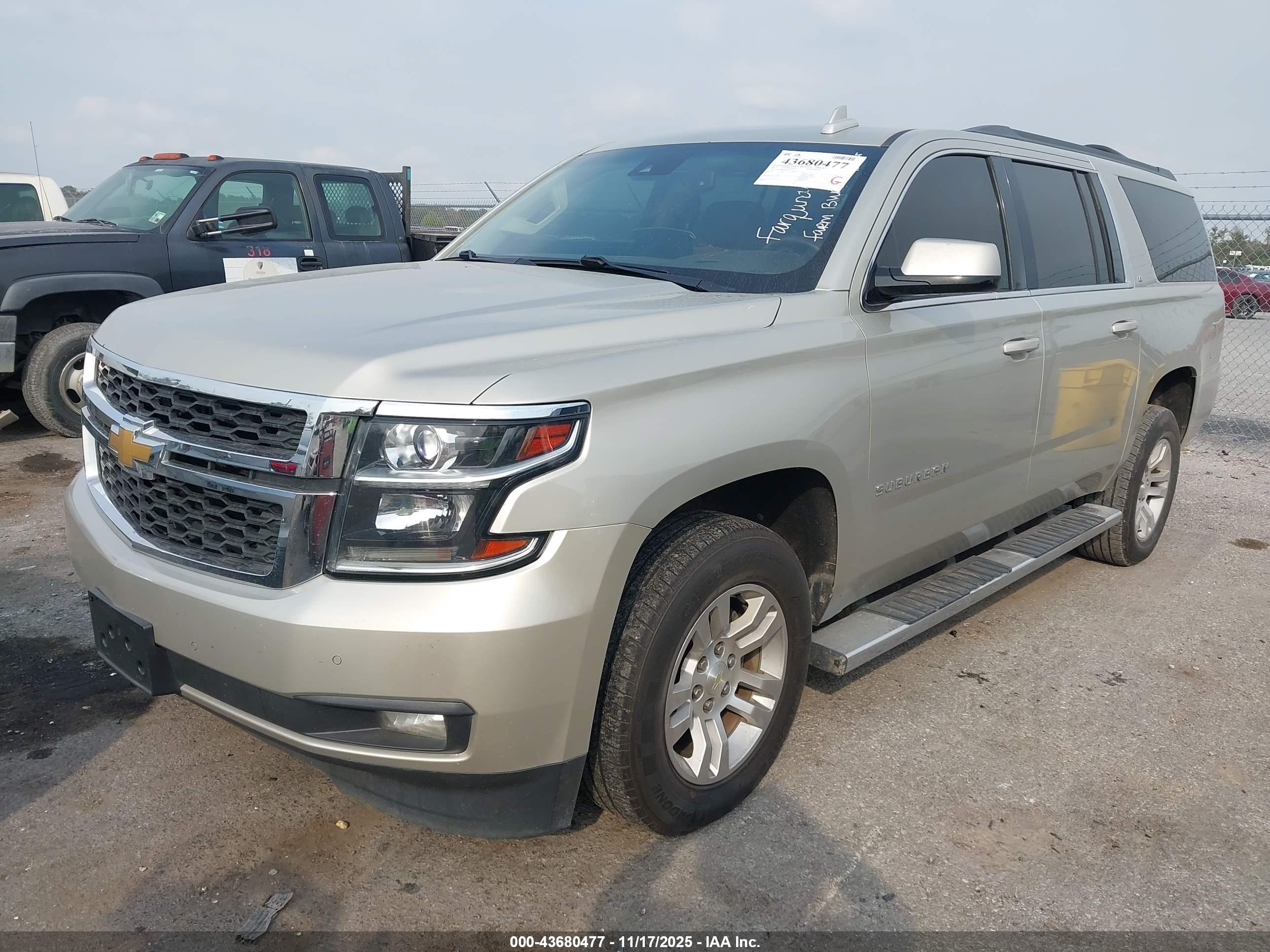 CHEVROLET SUBURBAN image 2