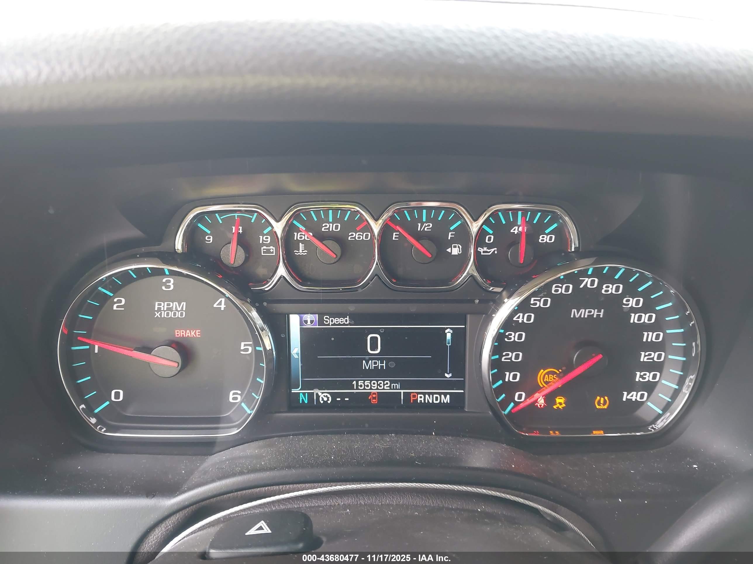 CHEVROLET SUBURBAN image 7