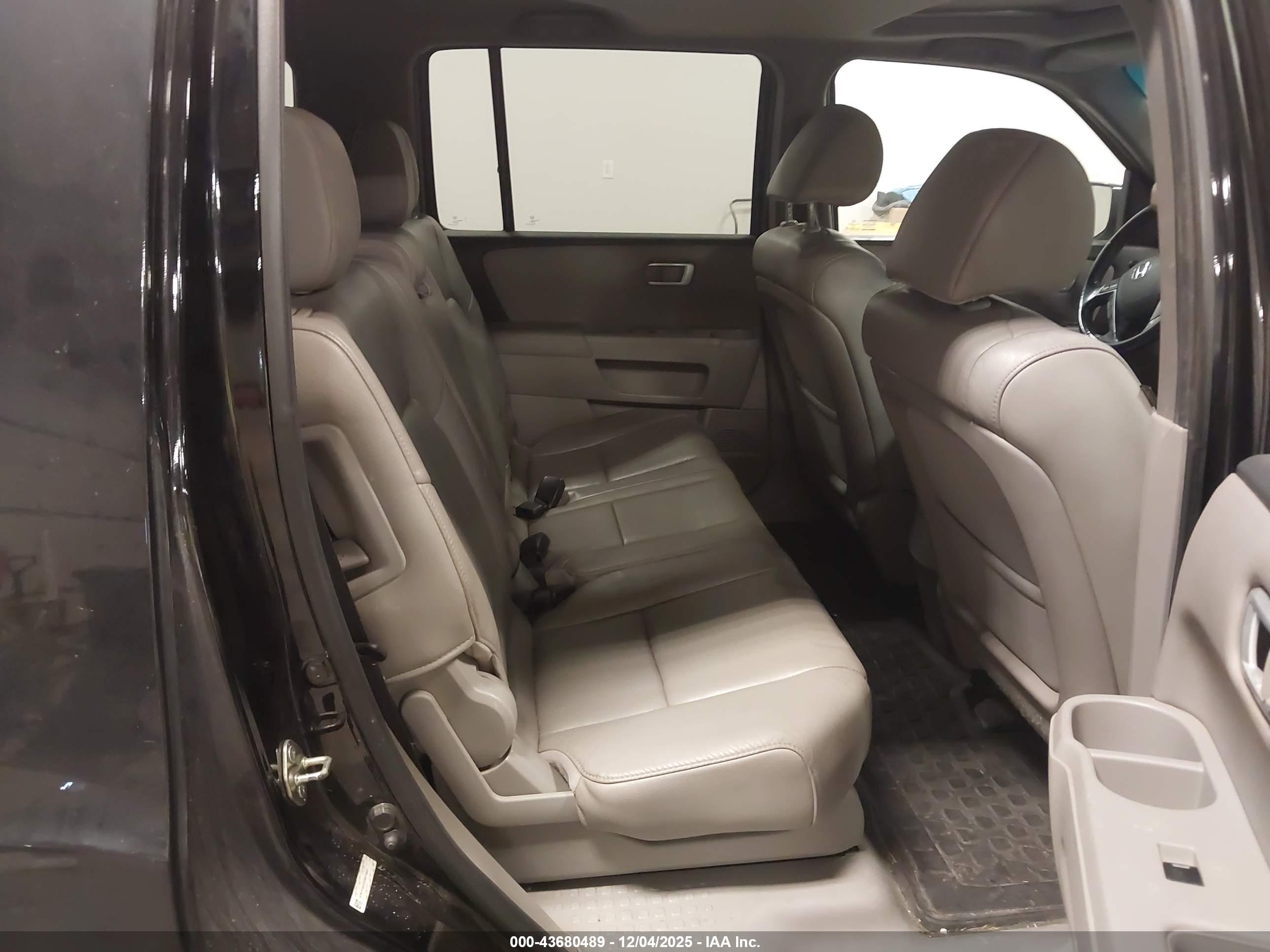 HONDA PILOT image 8