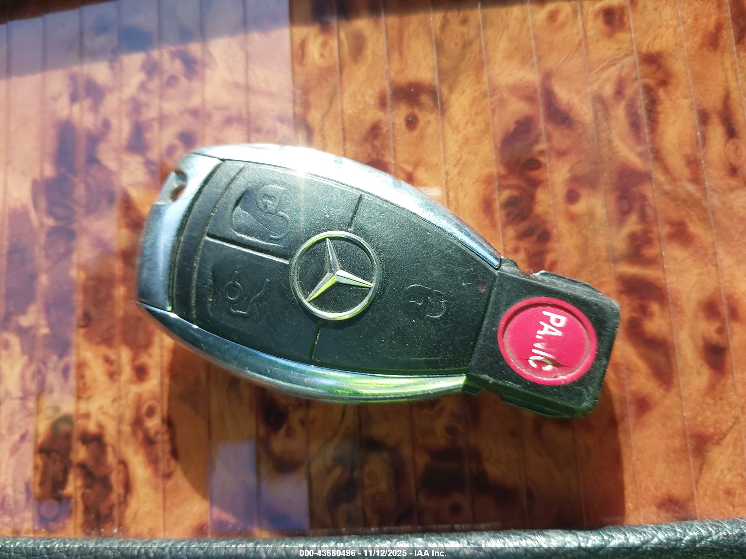 MERCEDES-BENZ E image 11