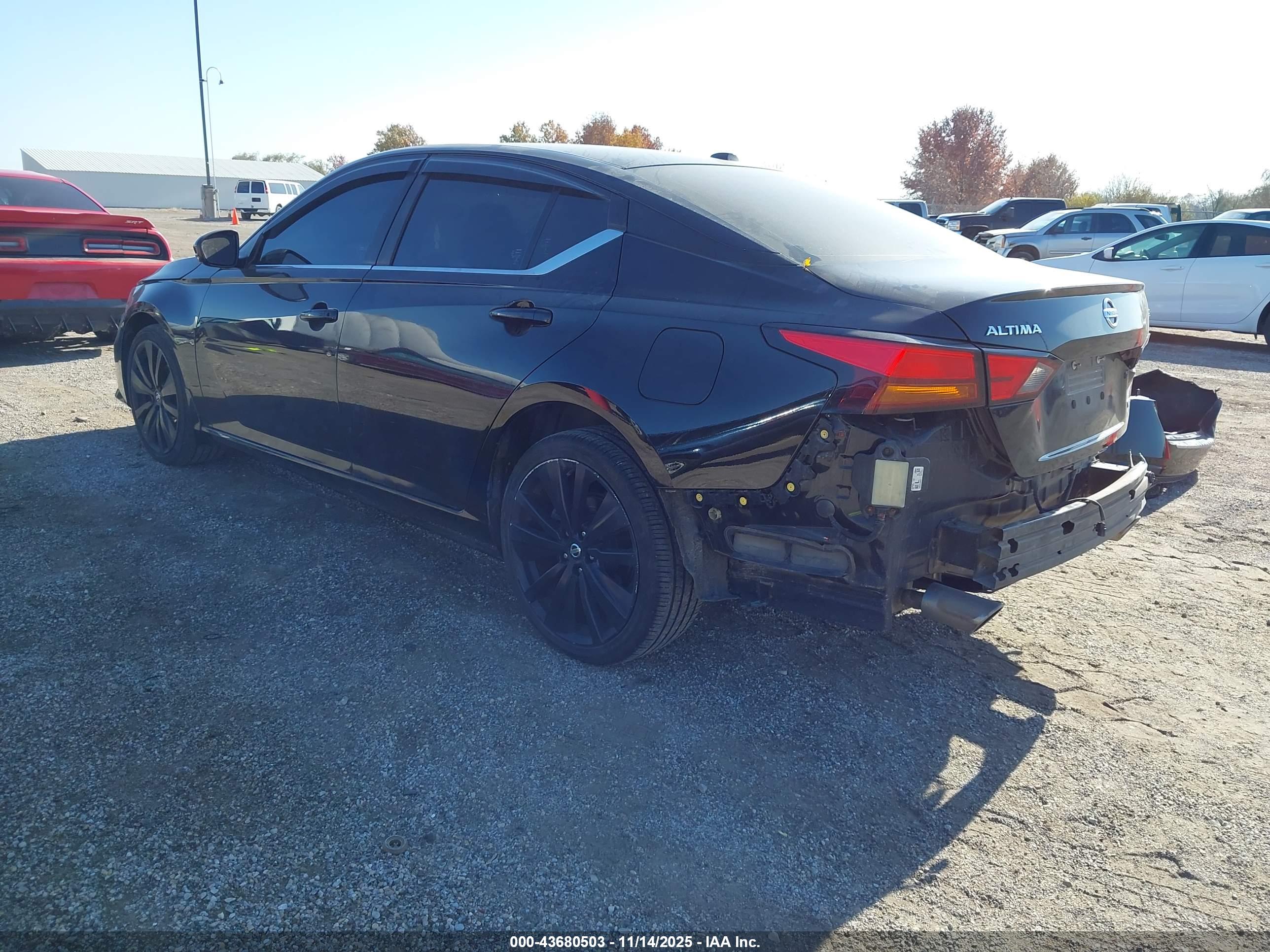 NISSAN ALTIMA image 3