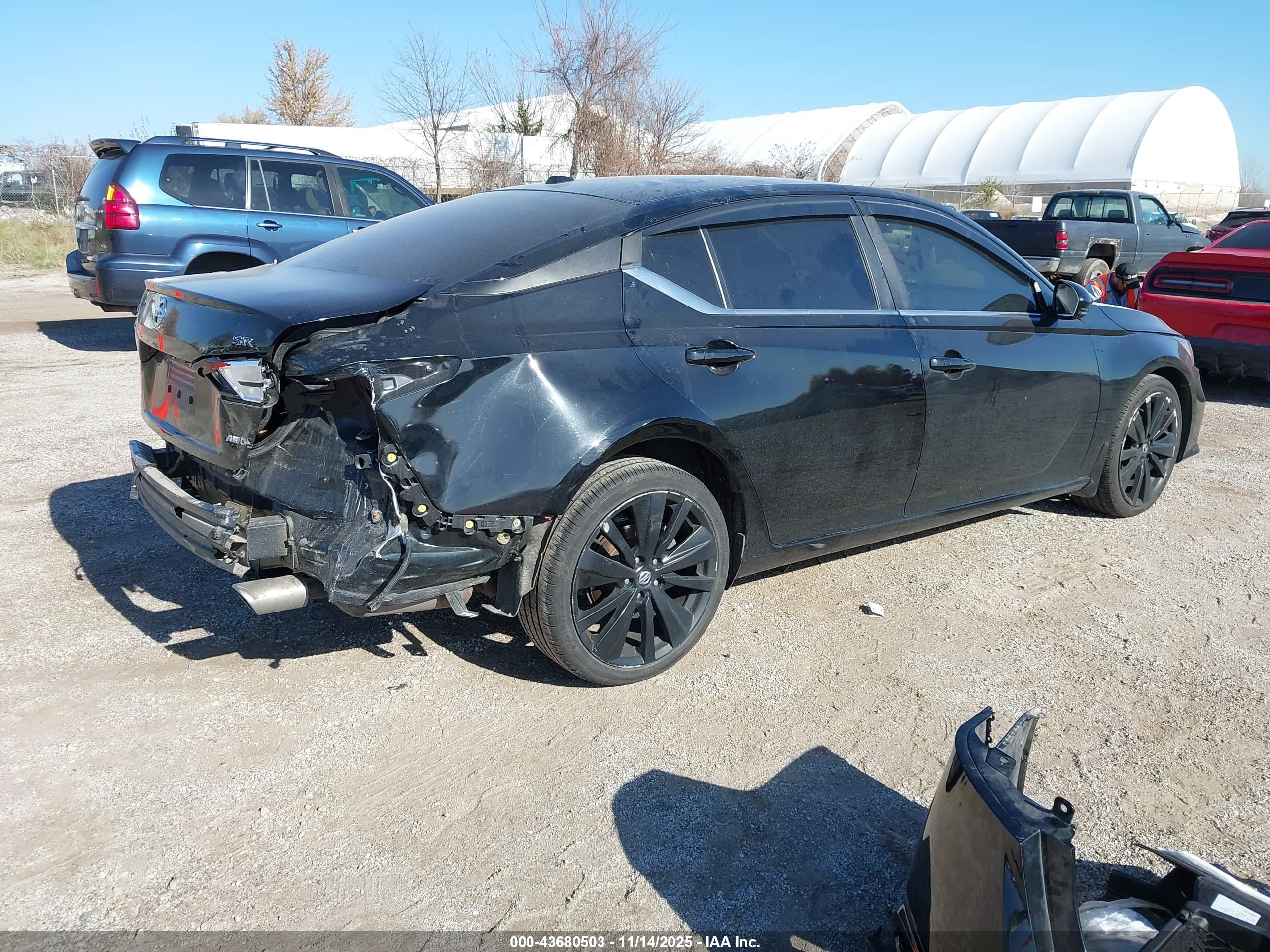 NISSAN ALTIMA image 4
