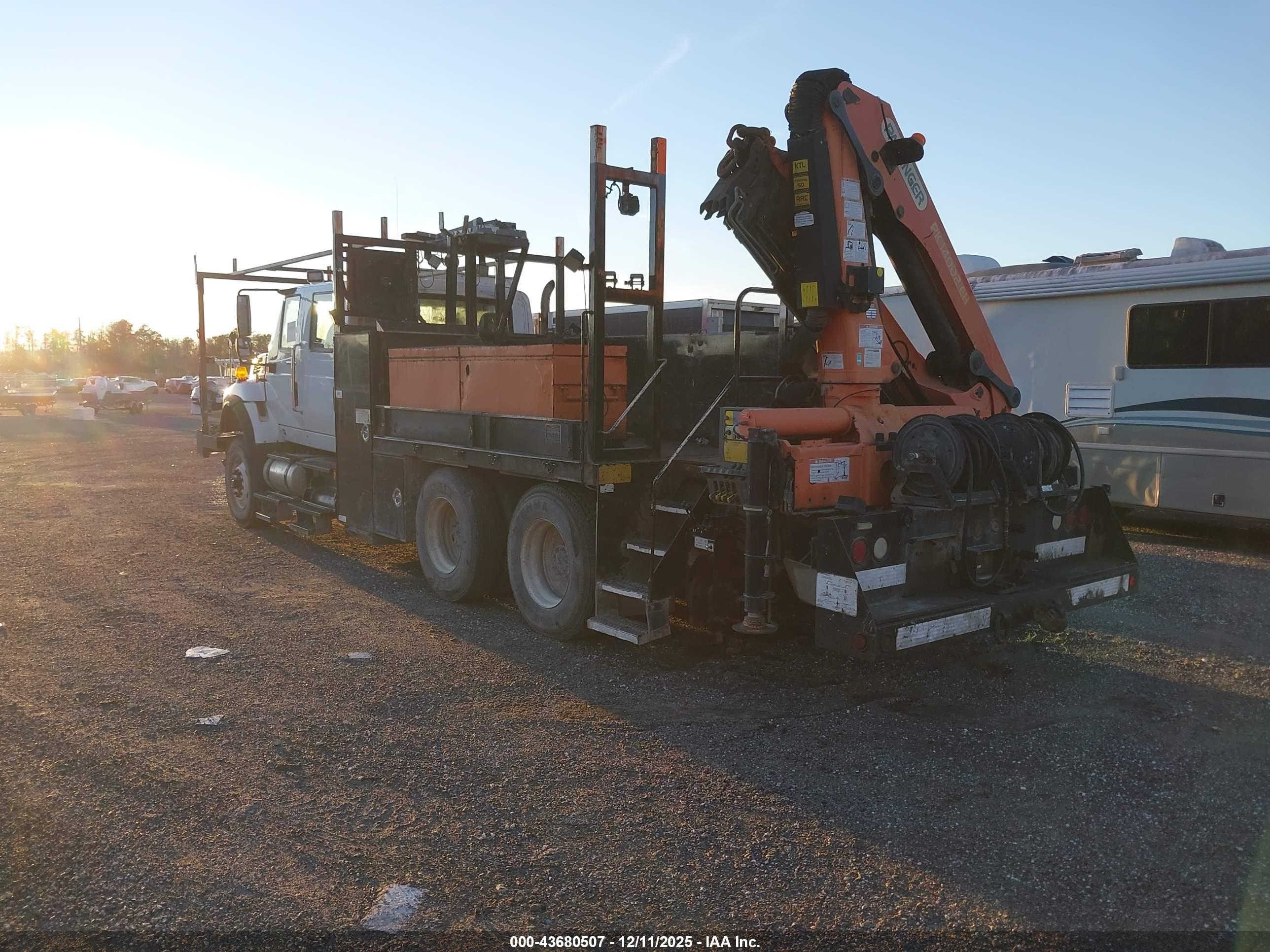 INTERNATIONAL 7000 image 3