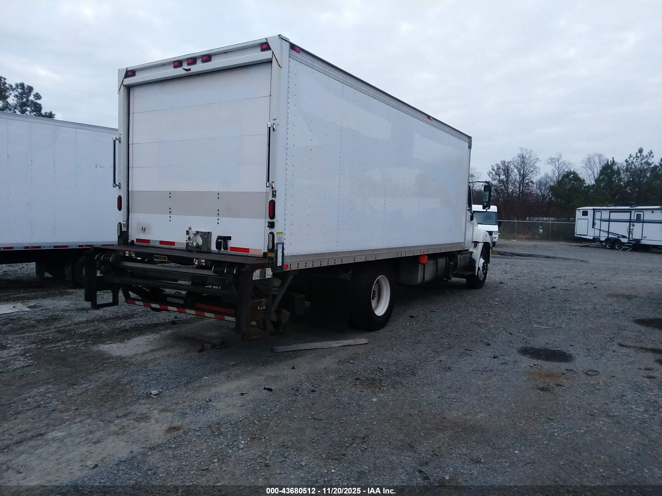 HINO 258/268 image 4