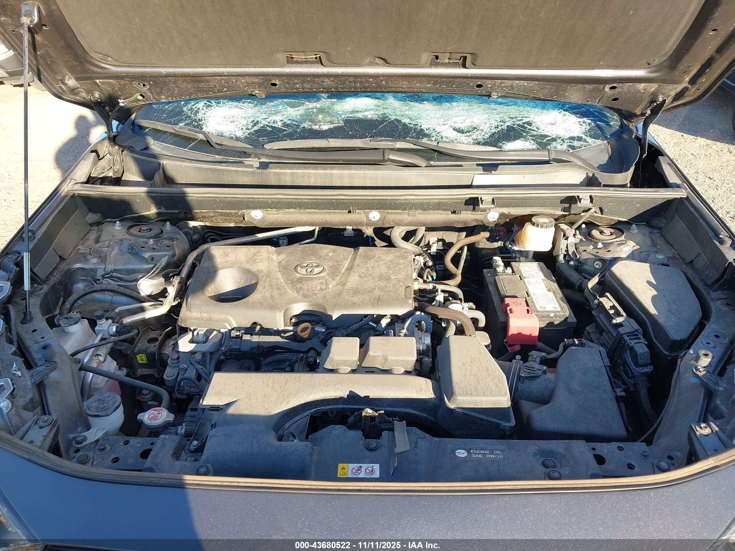 TOYOTA RAV4 image 10