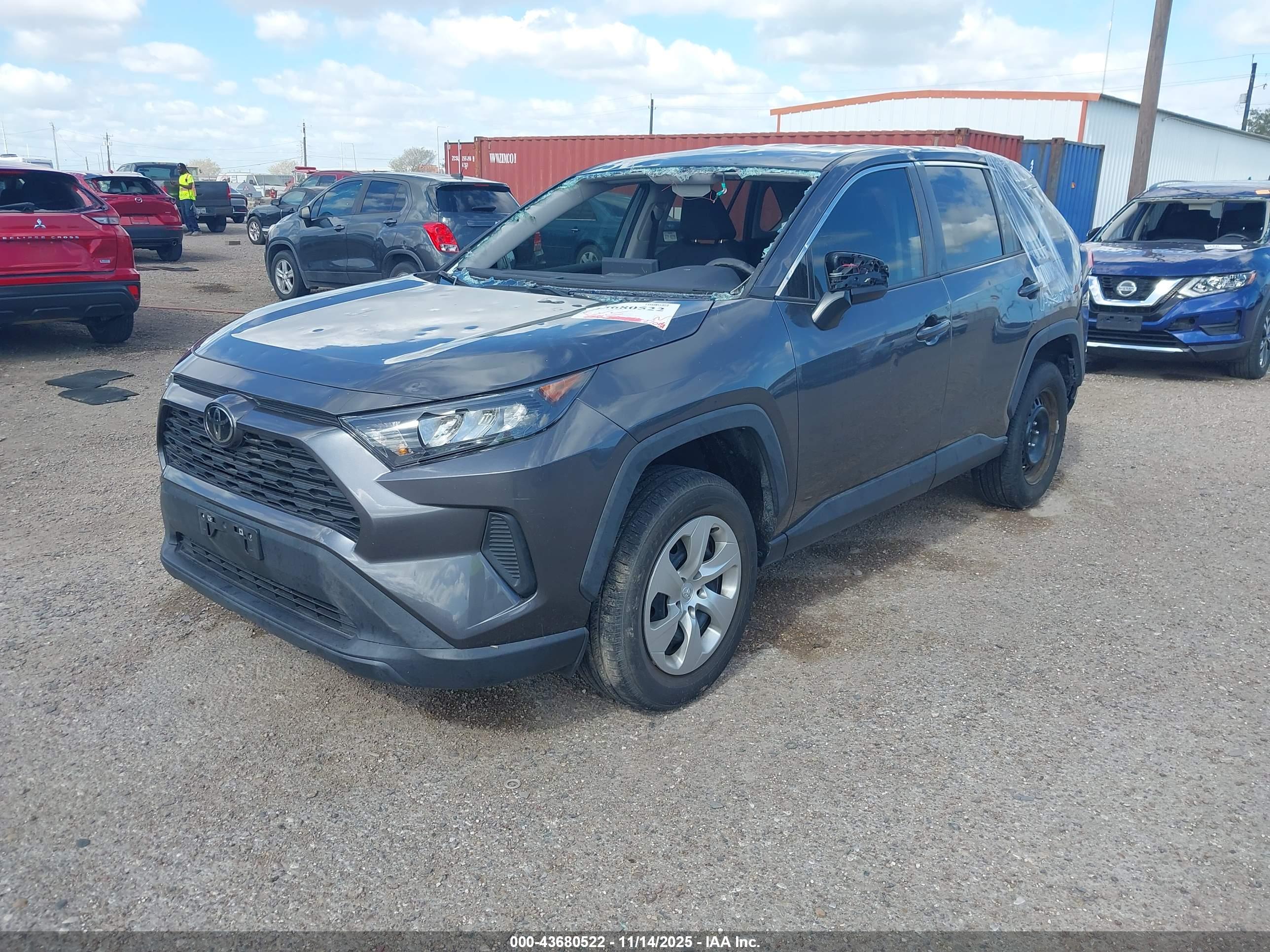 TOYOTA RAV4 image 2
