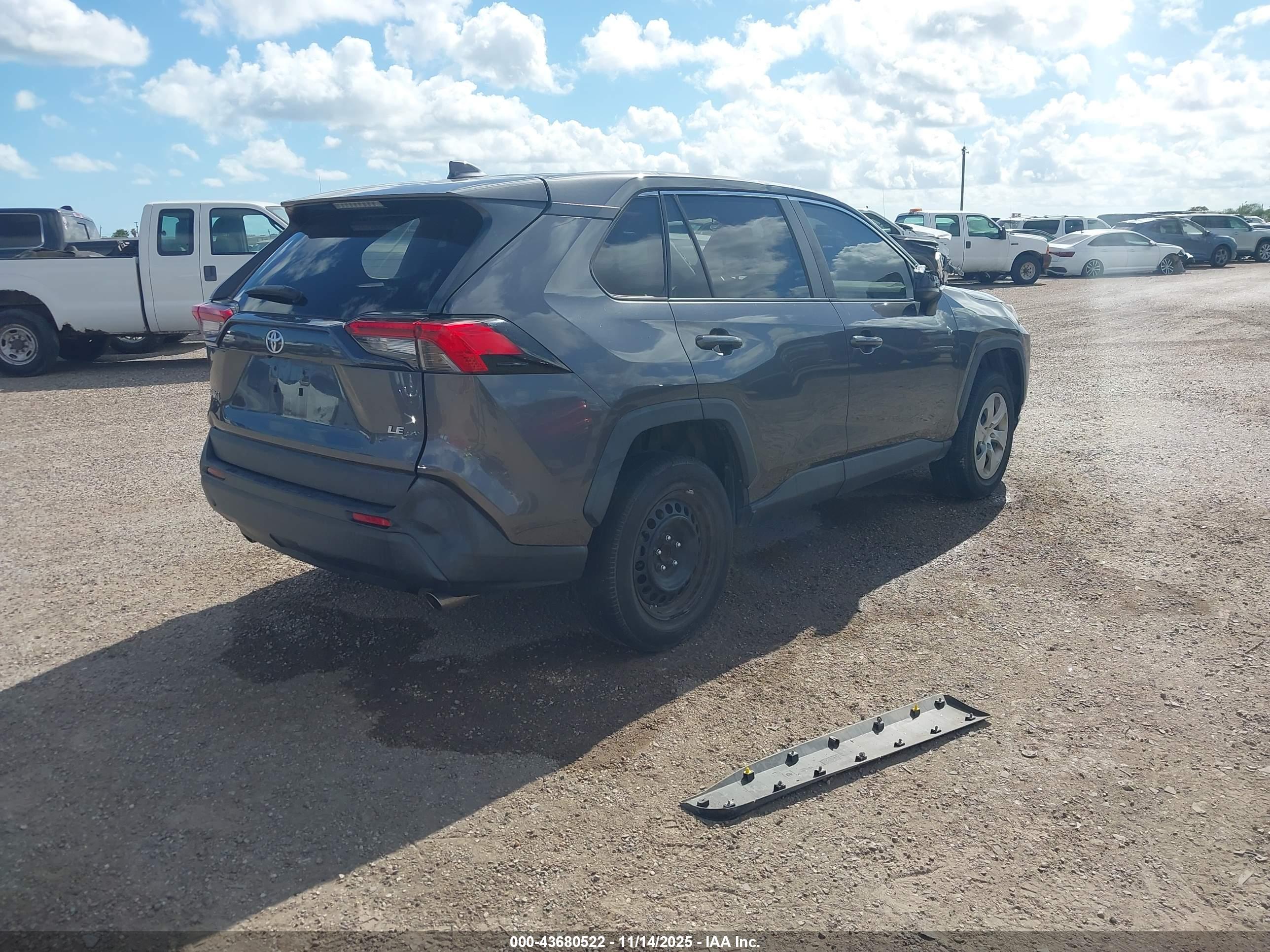 TOYOTA RAV4 image 4