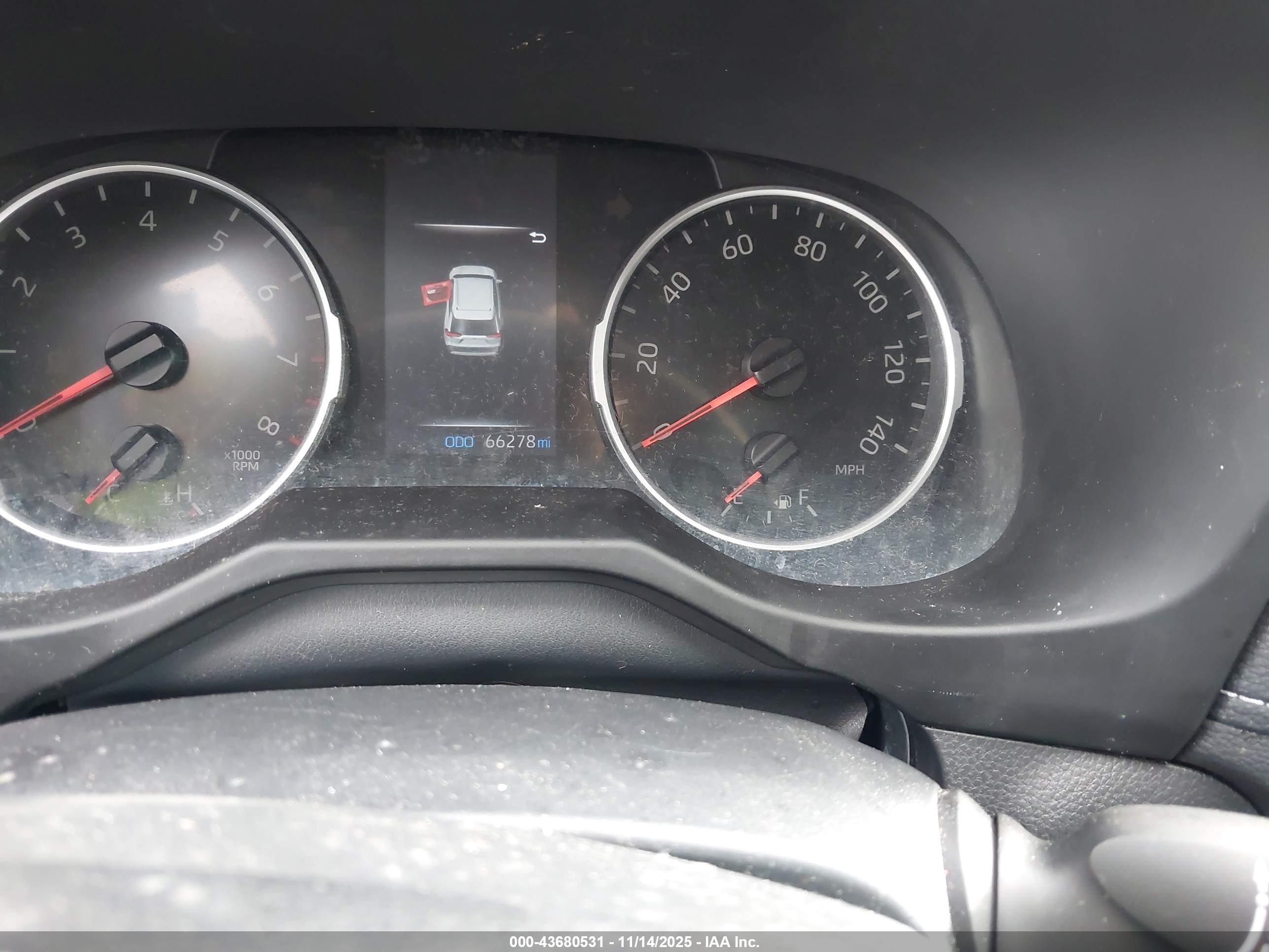 TOYOTA RAV4 image 7