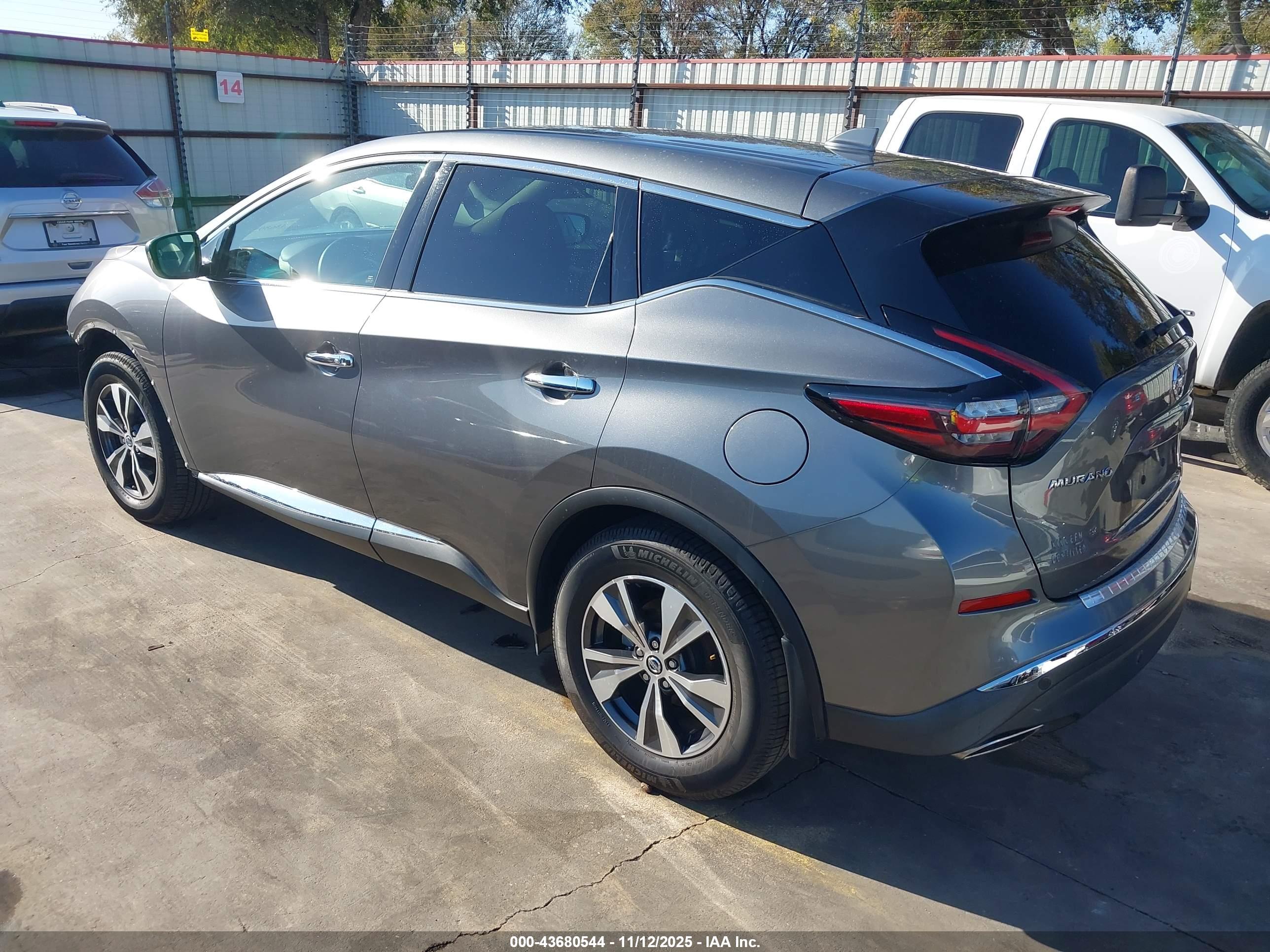 NISSAN MURANO image 3