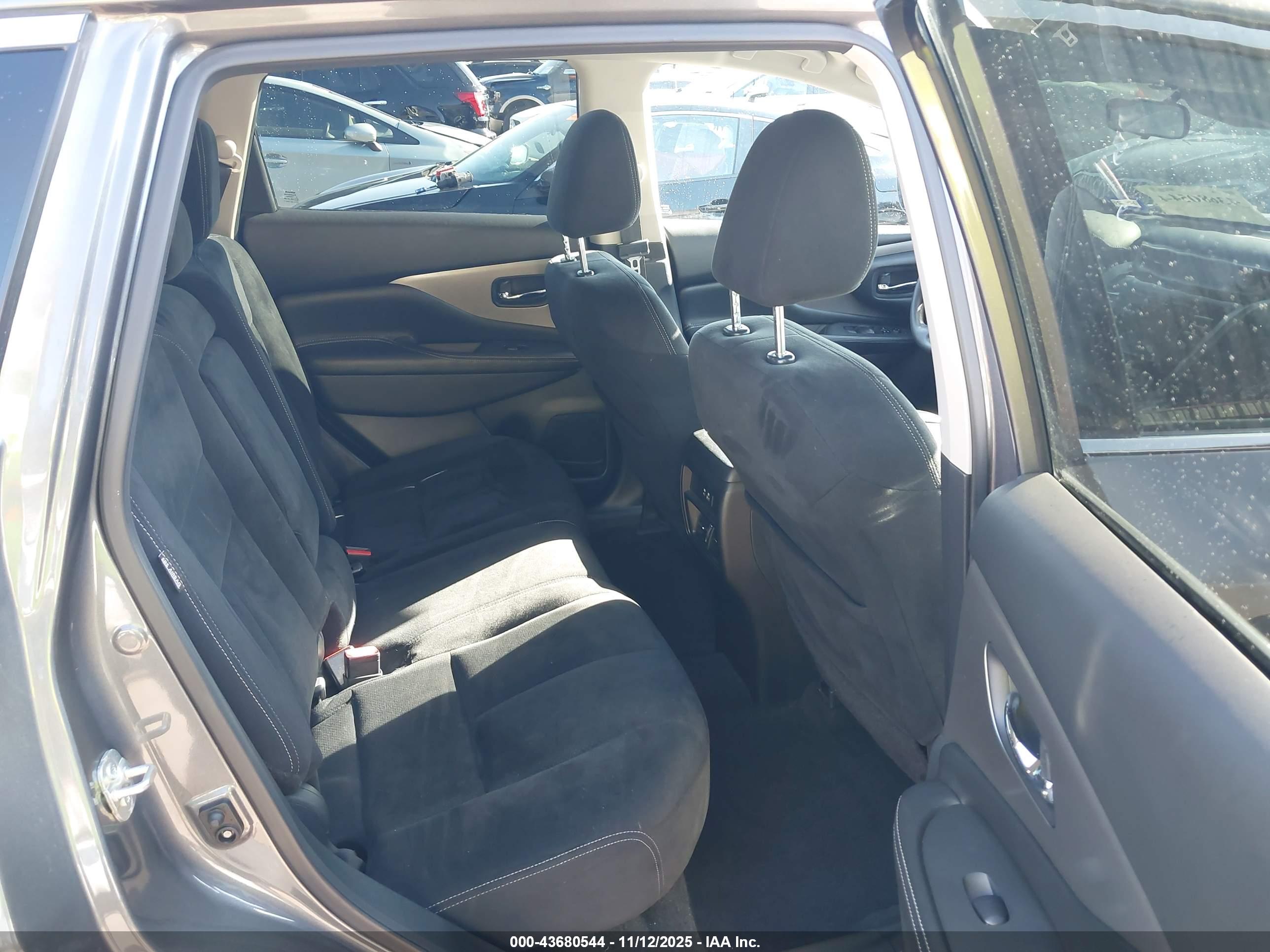 NISSAN MURANO image 8