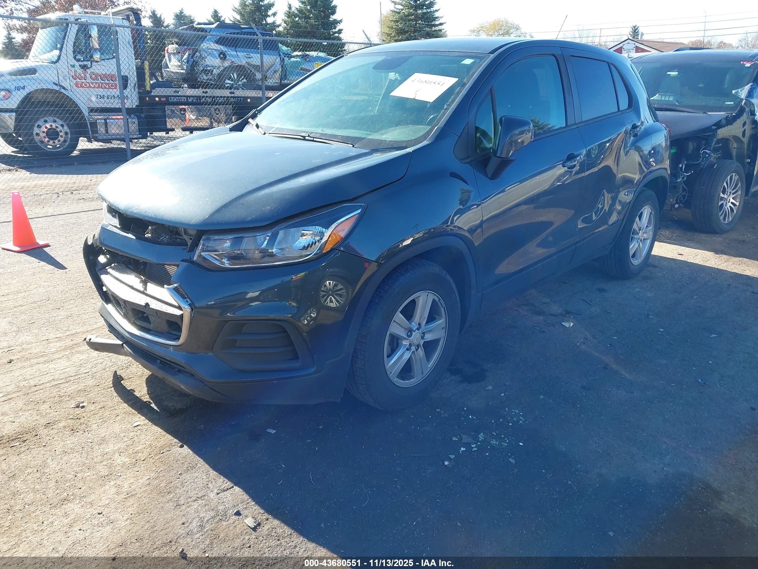CHEVROLET TRAX image 2