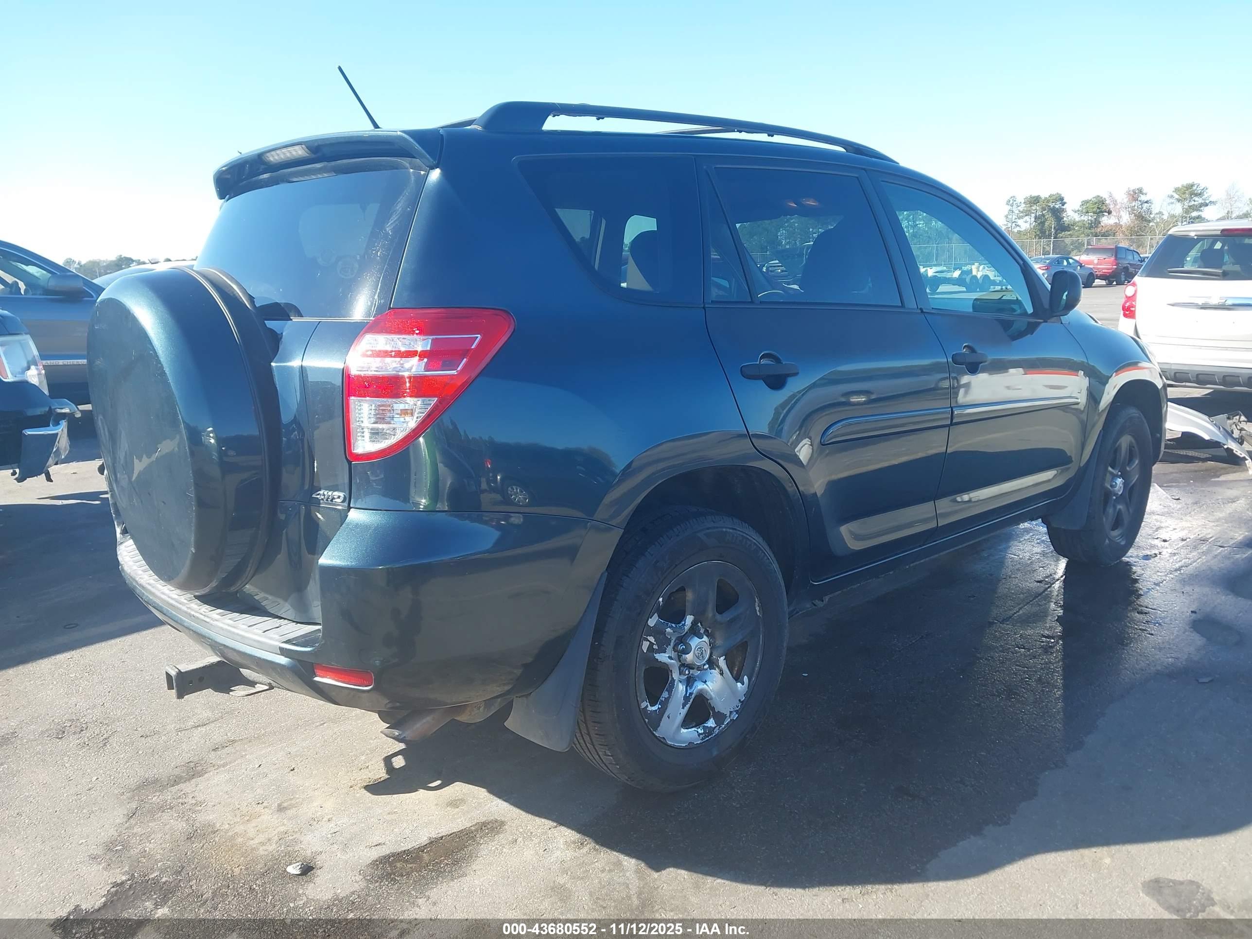 TOYOTA RAV4 image 4