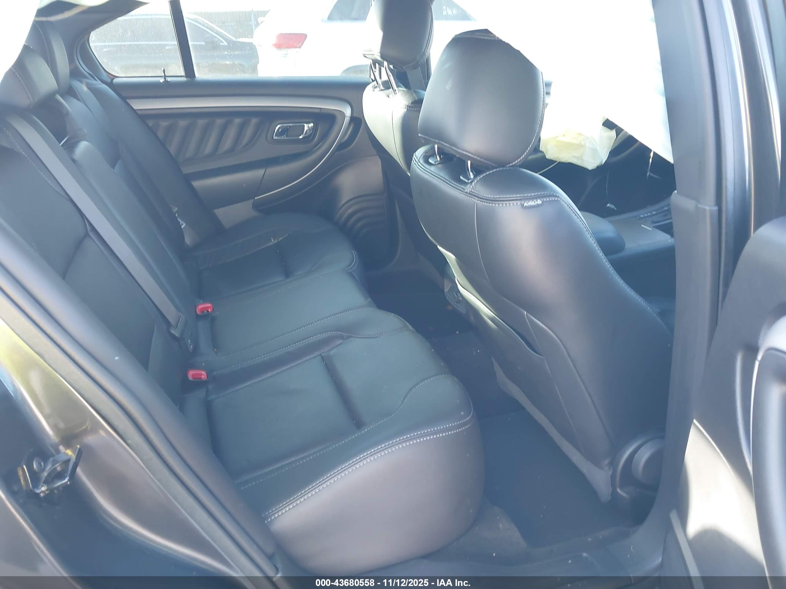 FORD TAURUS image 8