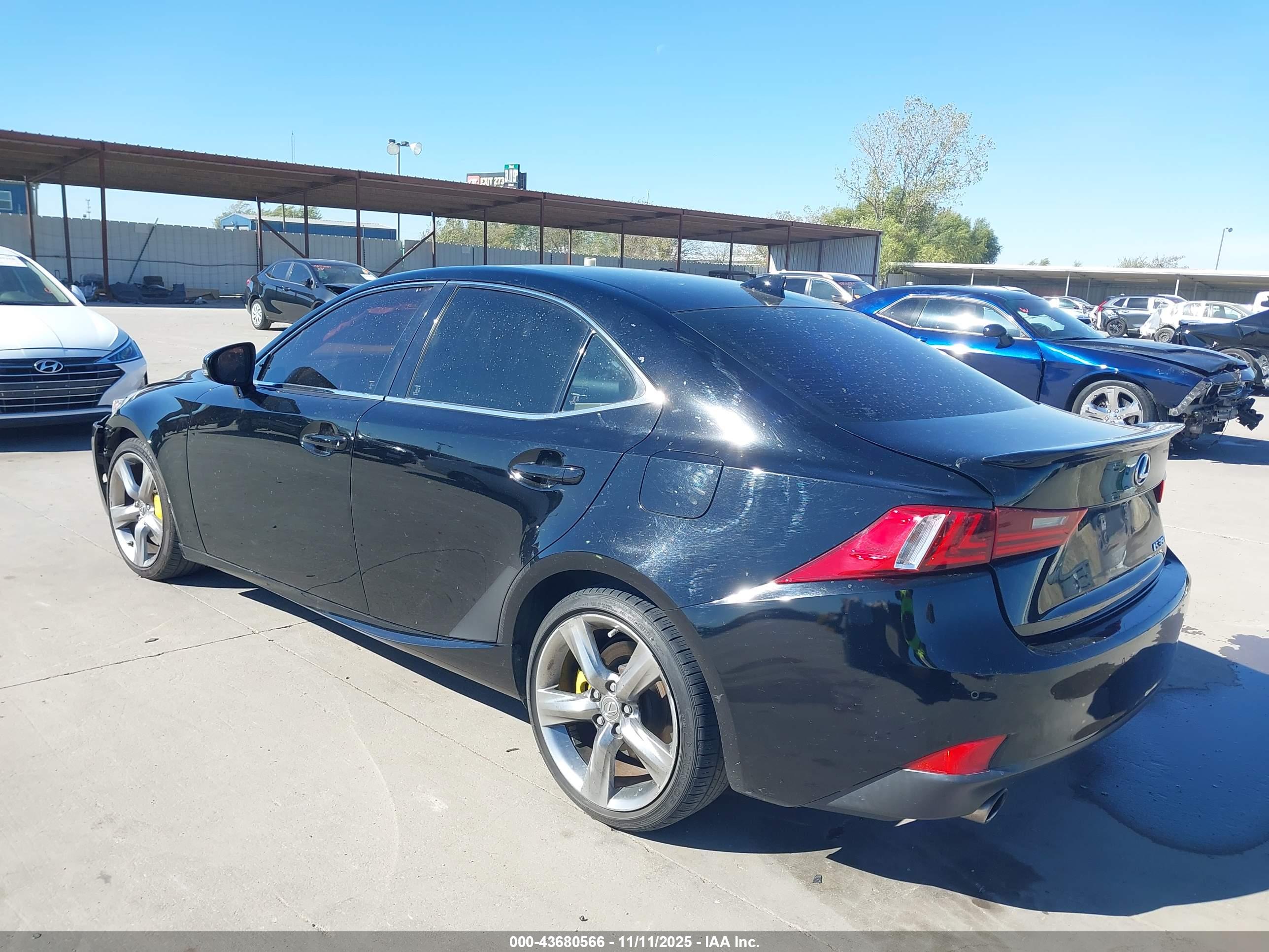 LEXUS IS image 3