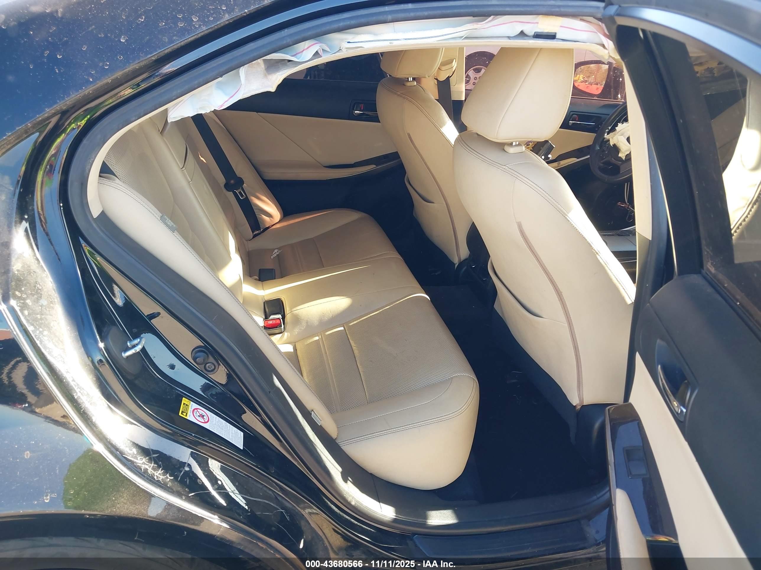 LEXUS IS image 8