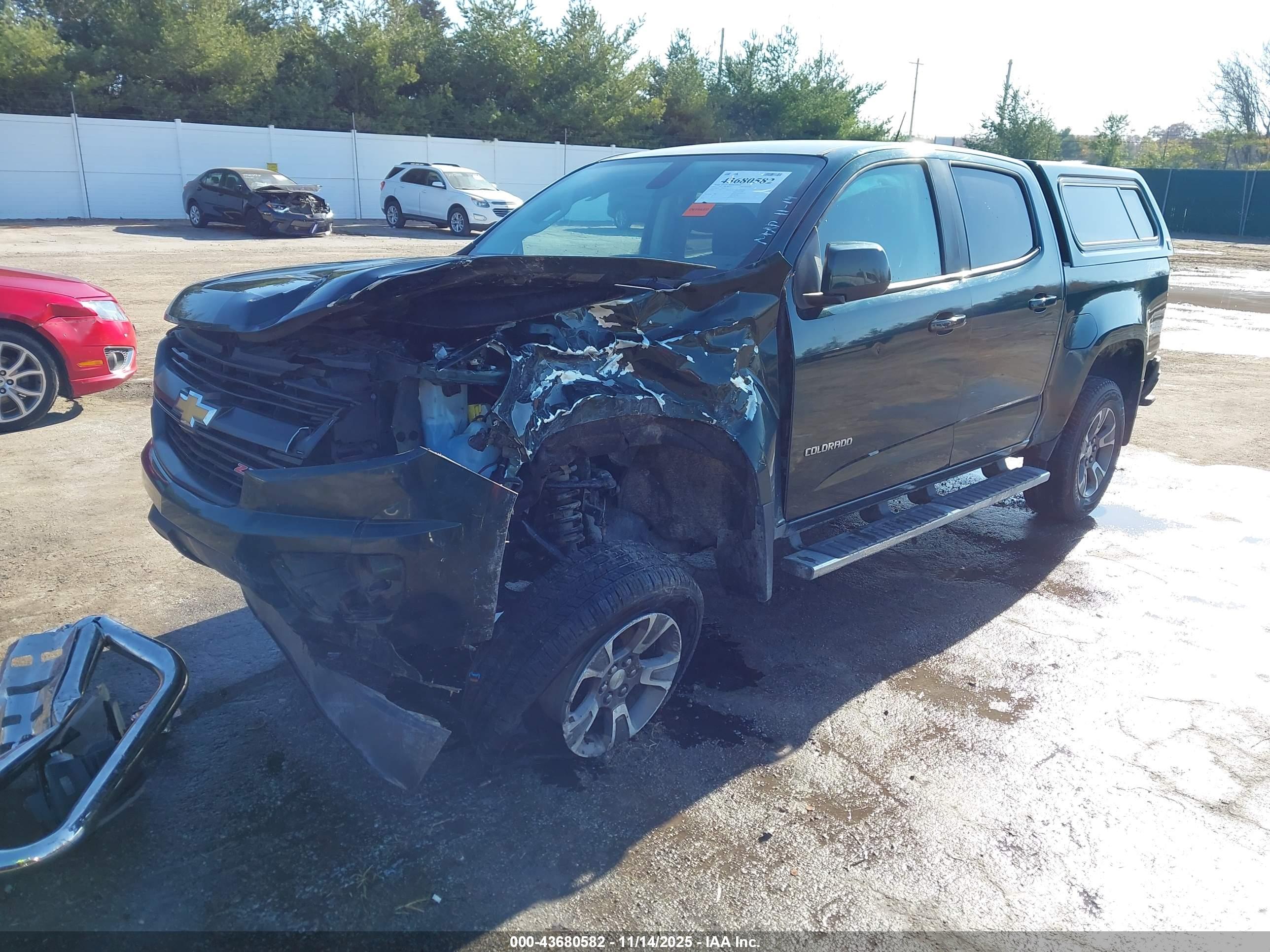 CHEVROLET COLORADO image 2