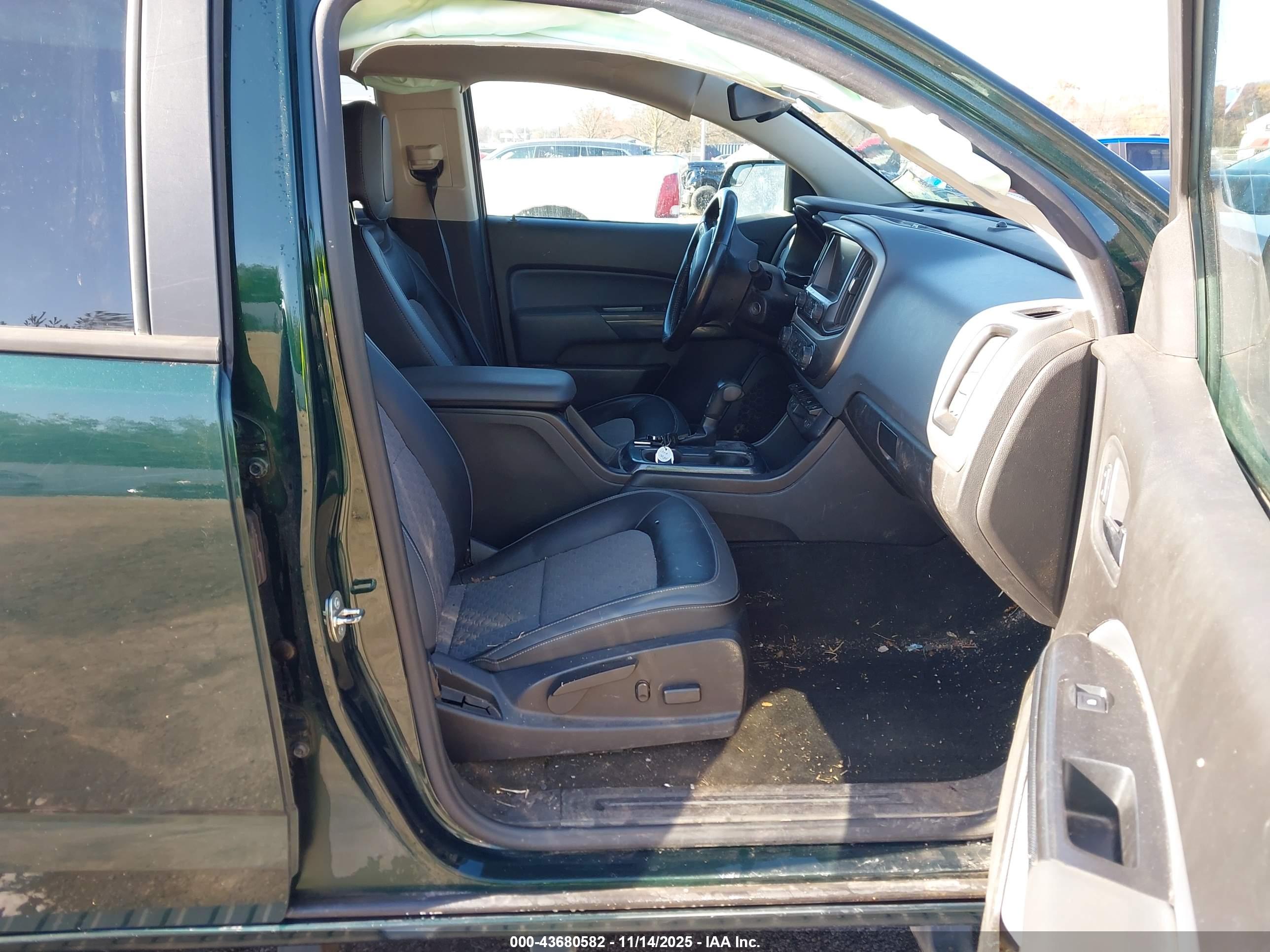 CHEVROLET COLORADO image 5