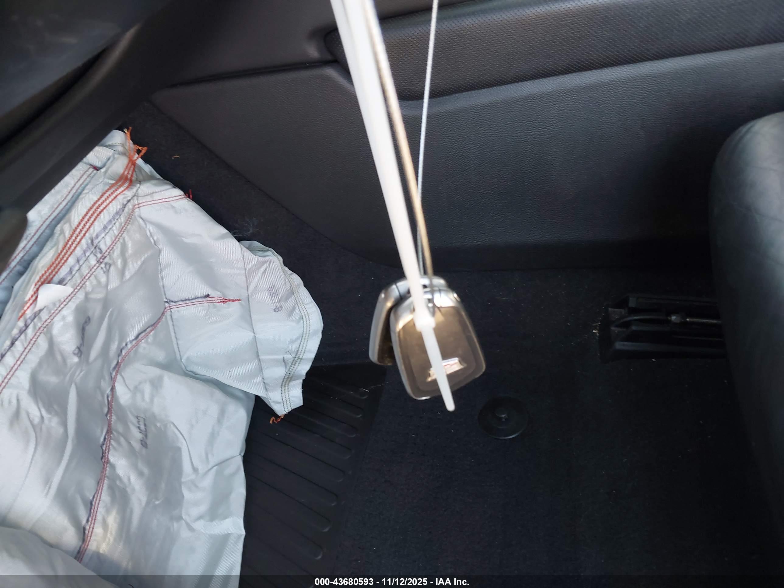 CADILLAC XTS image 11