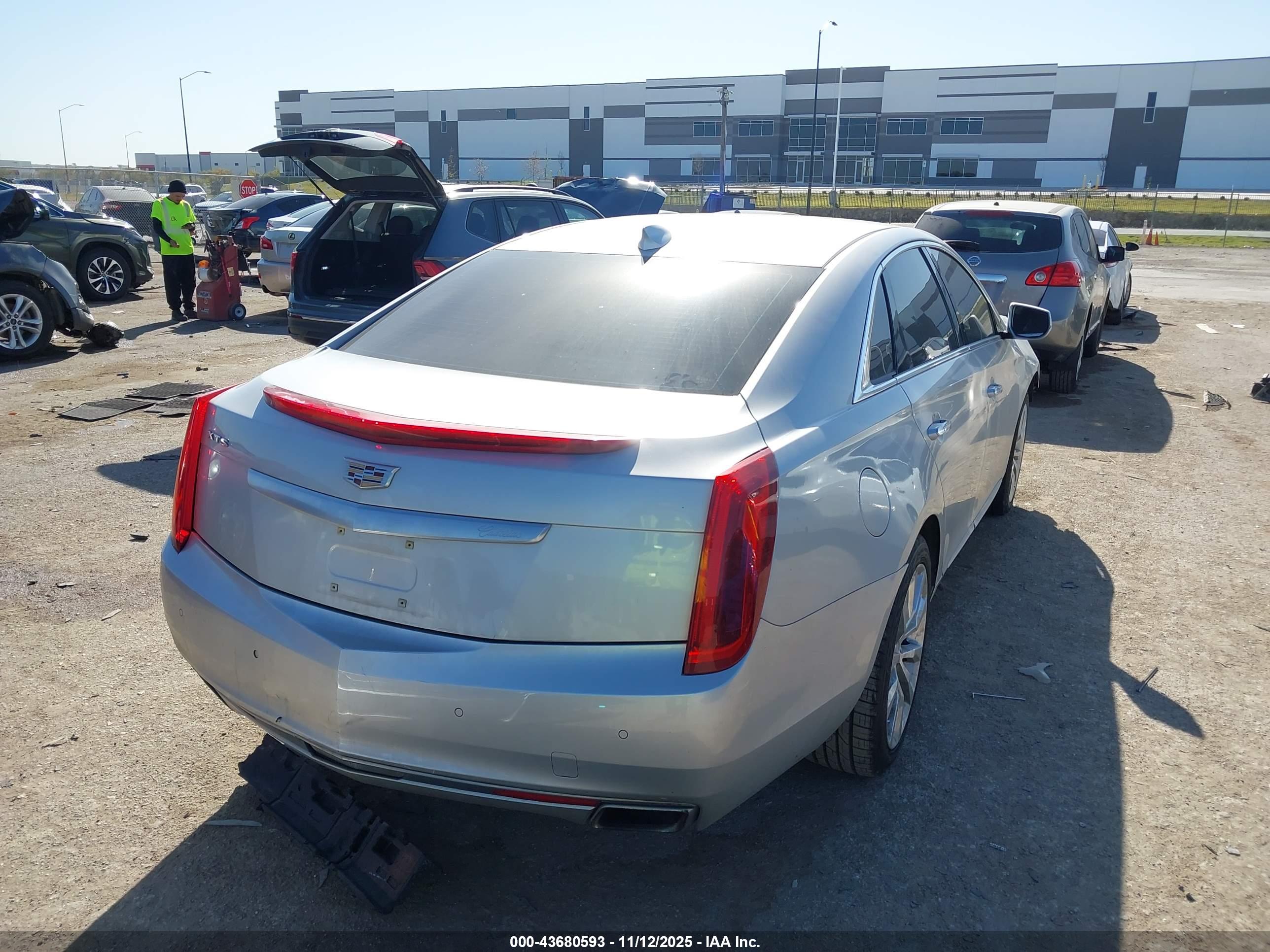 CADILLAC XTS image 4
