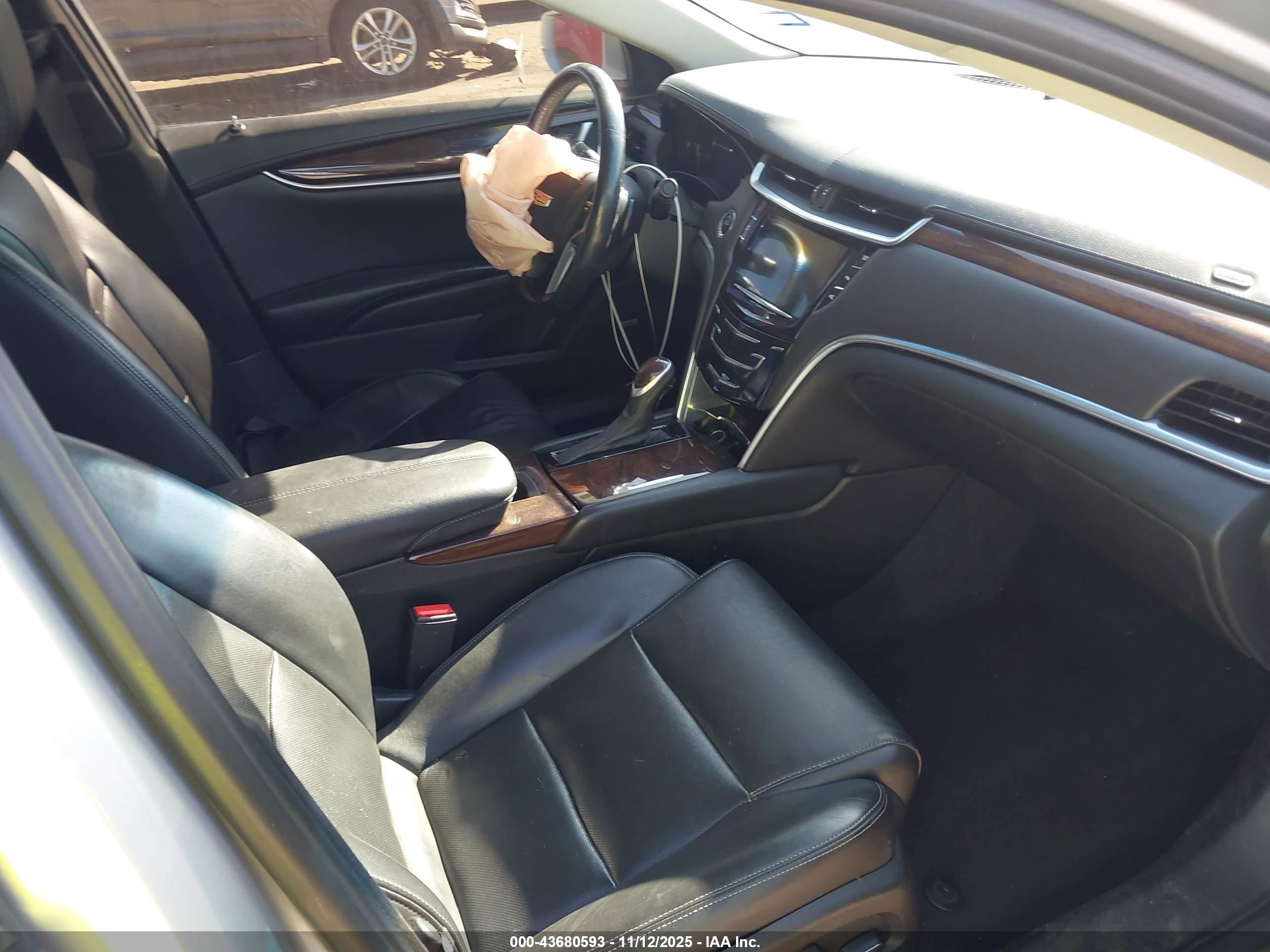 CADILLAC XTS image 5