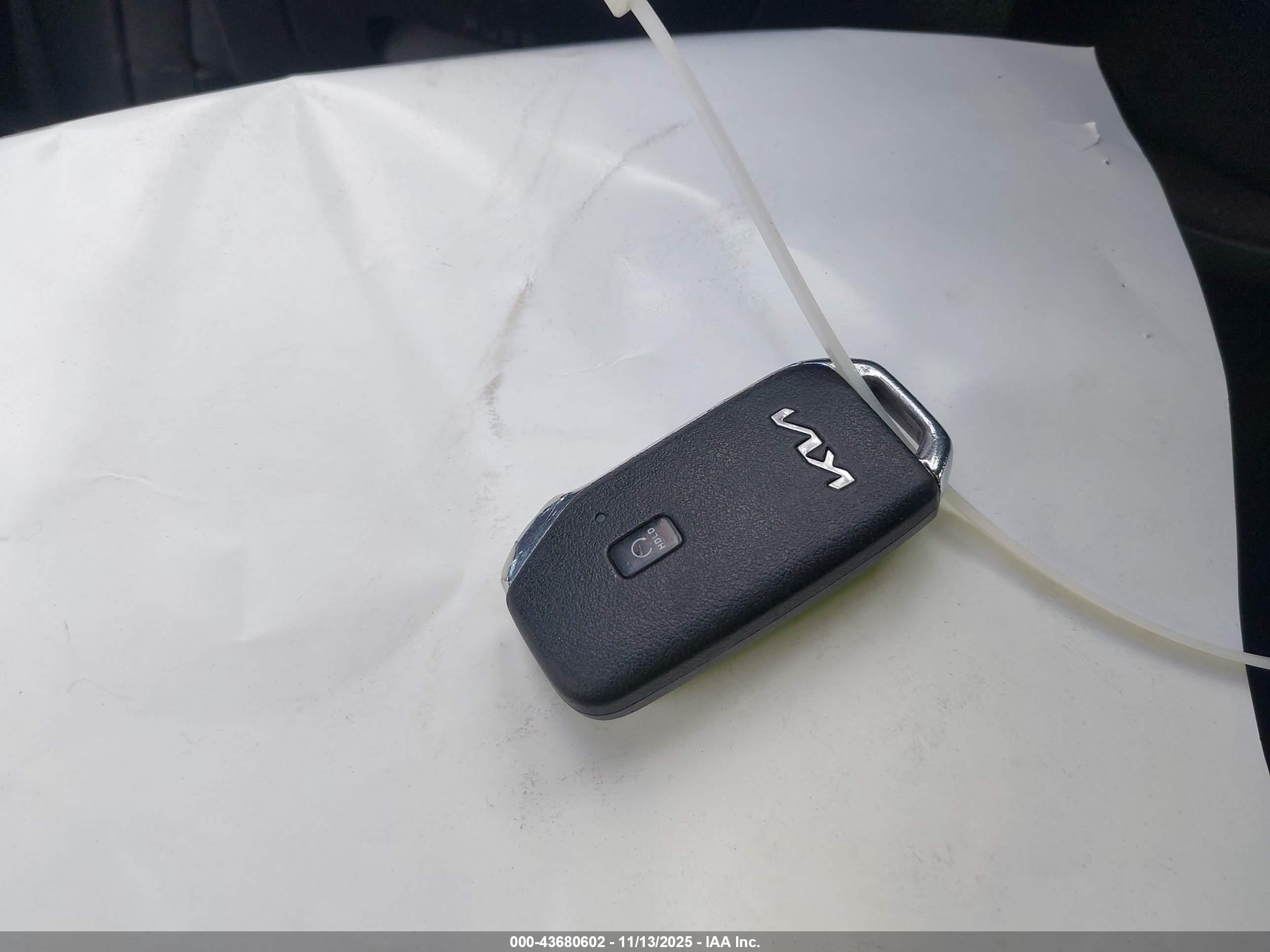 KIA NIRO image 11