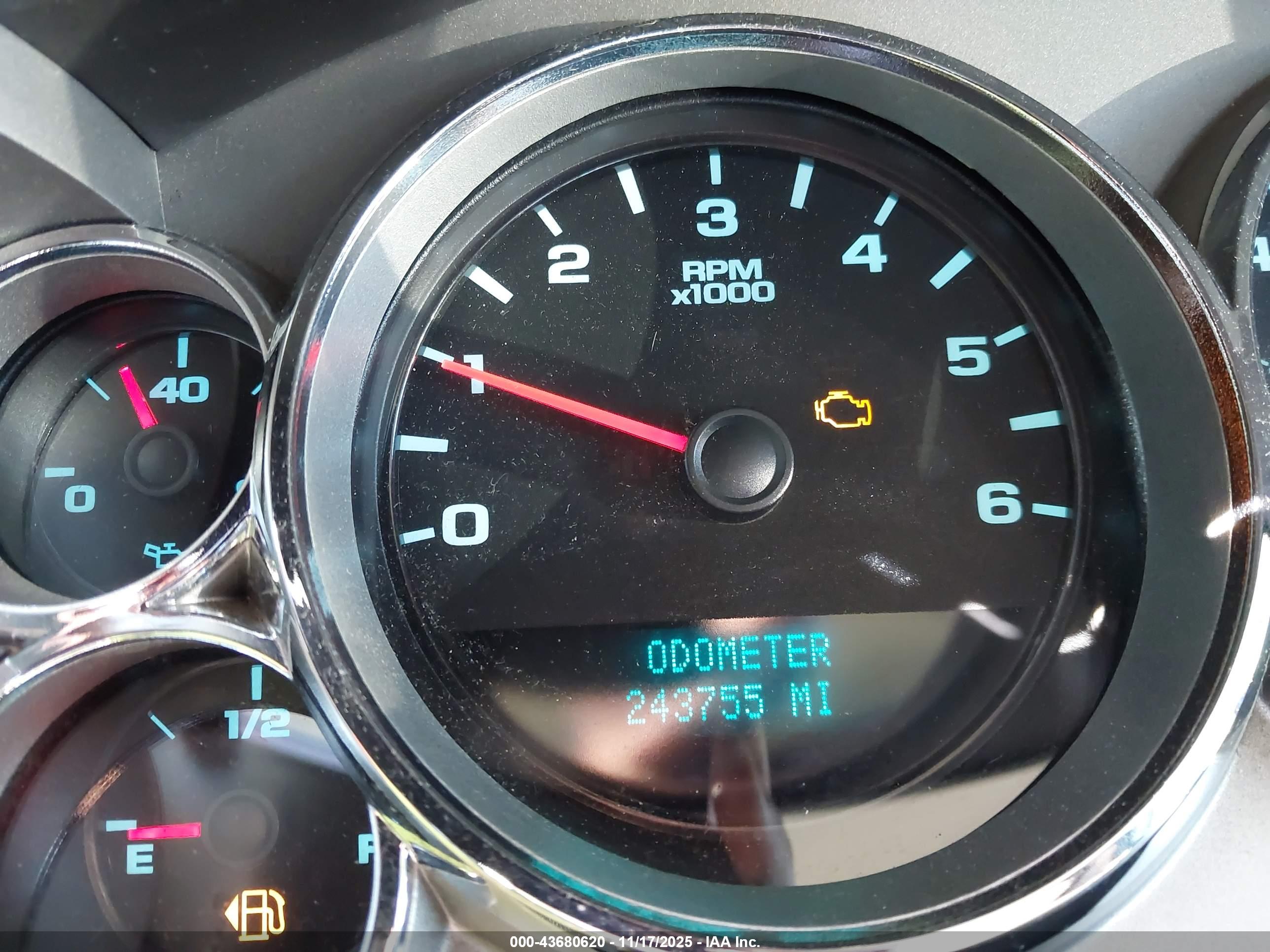 CHEVROLET SILVERADO image 7