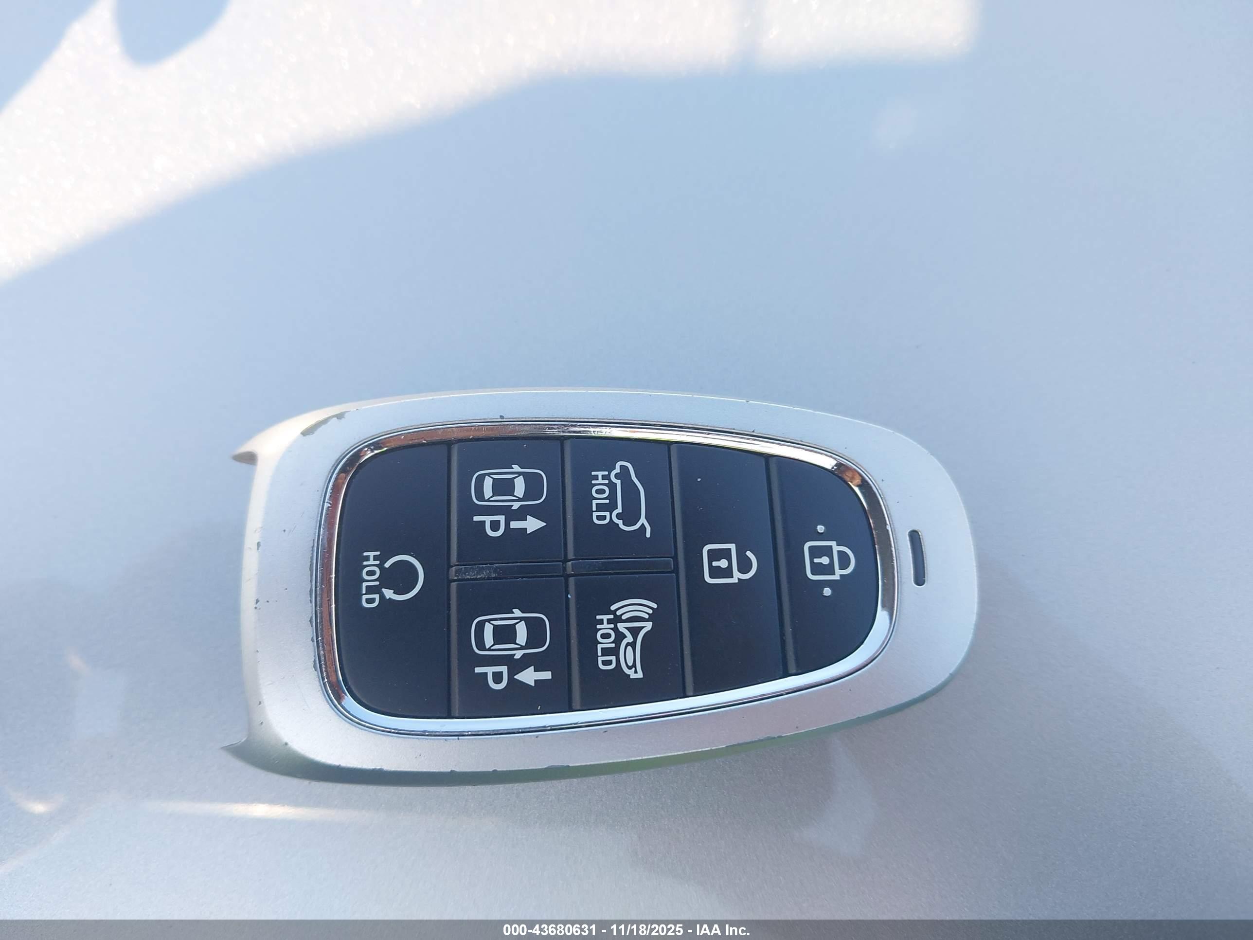 HYUNDAI TUCSON image 11