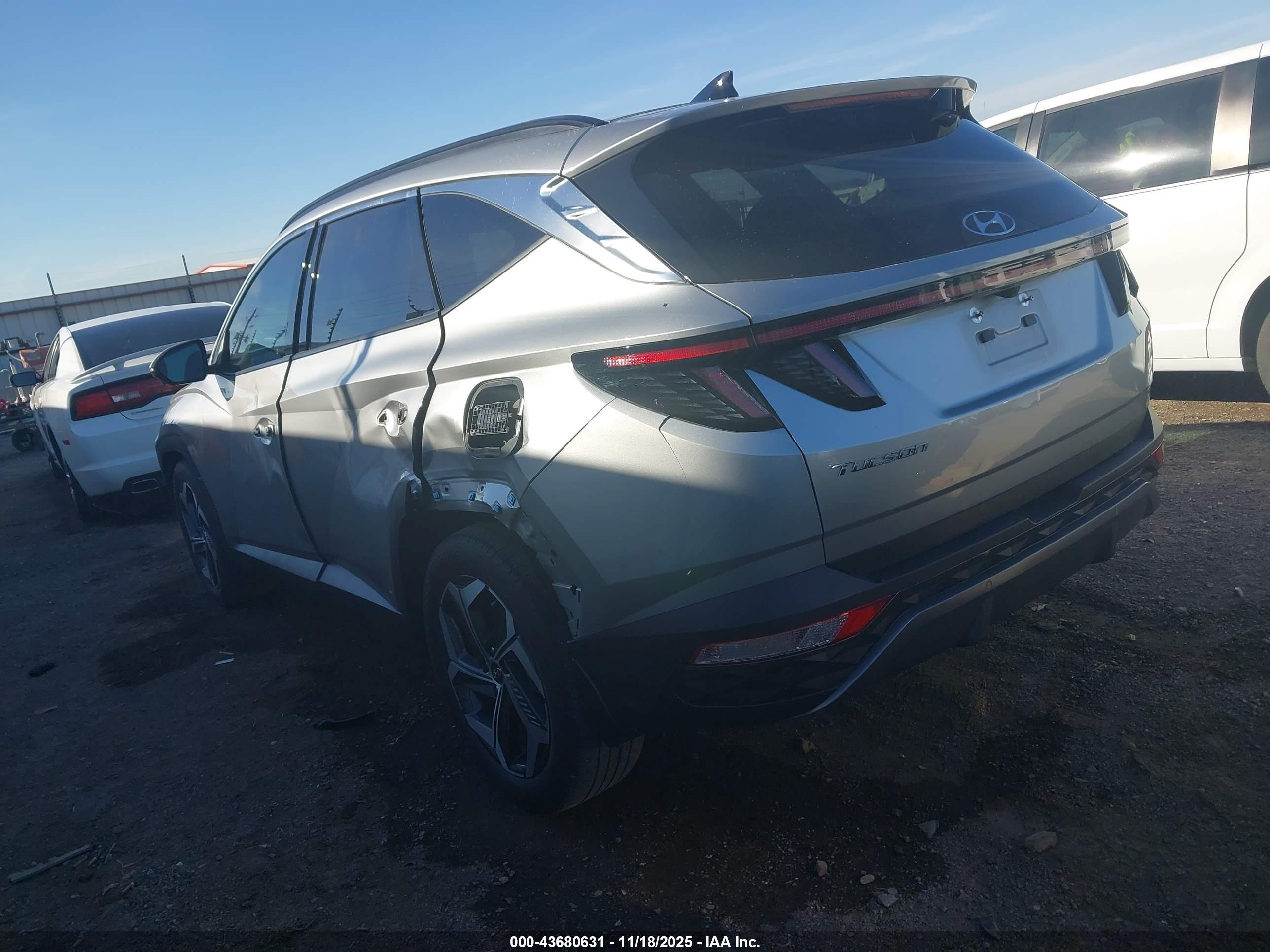 HYUNDAI TUCSON image 3