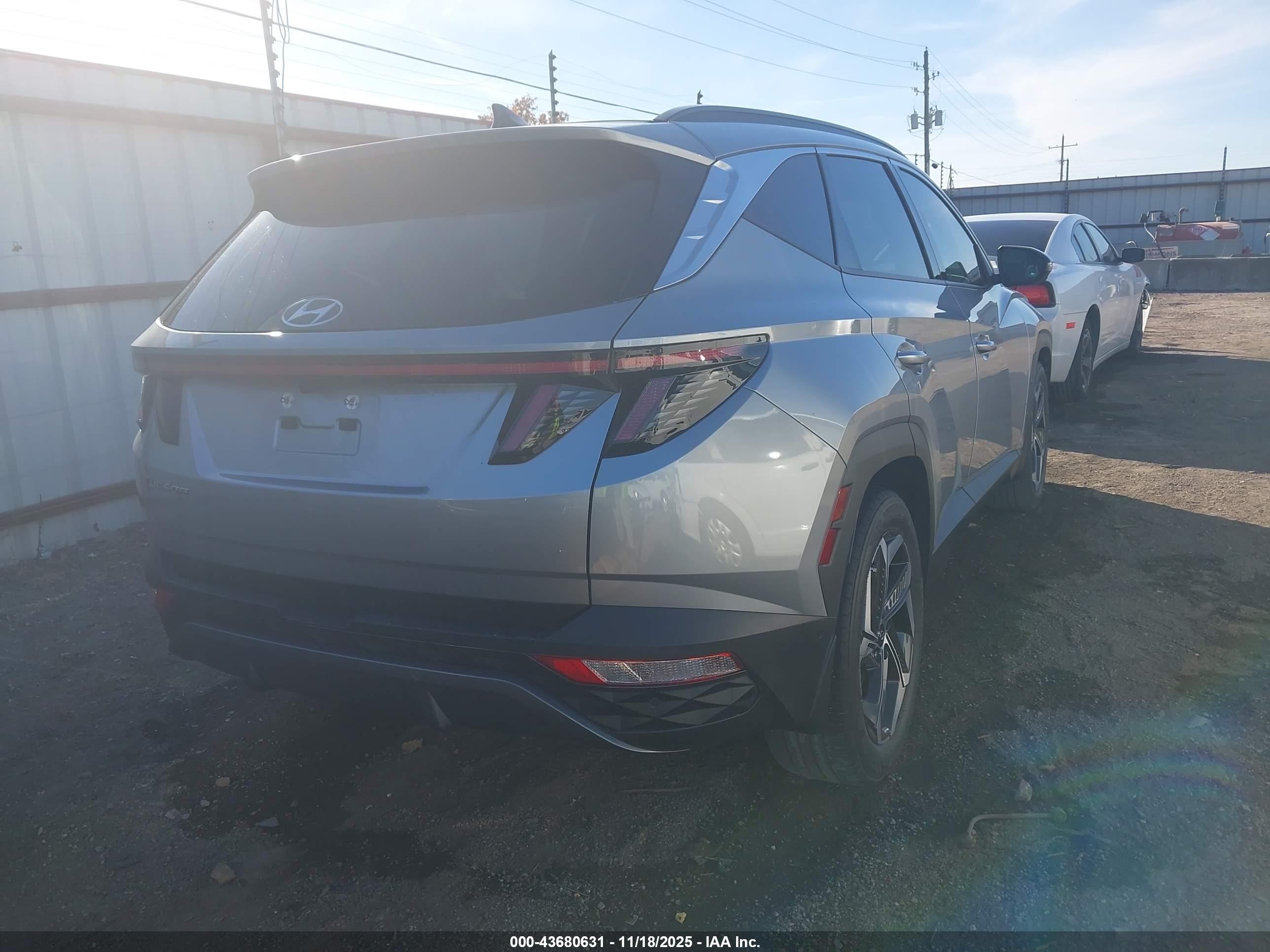 HYUNDAI TUCSON image 4