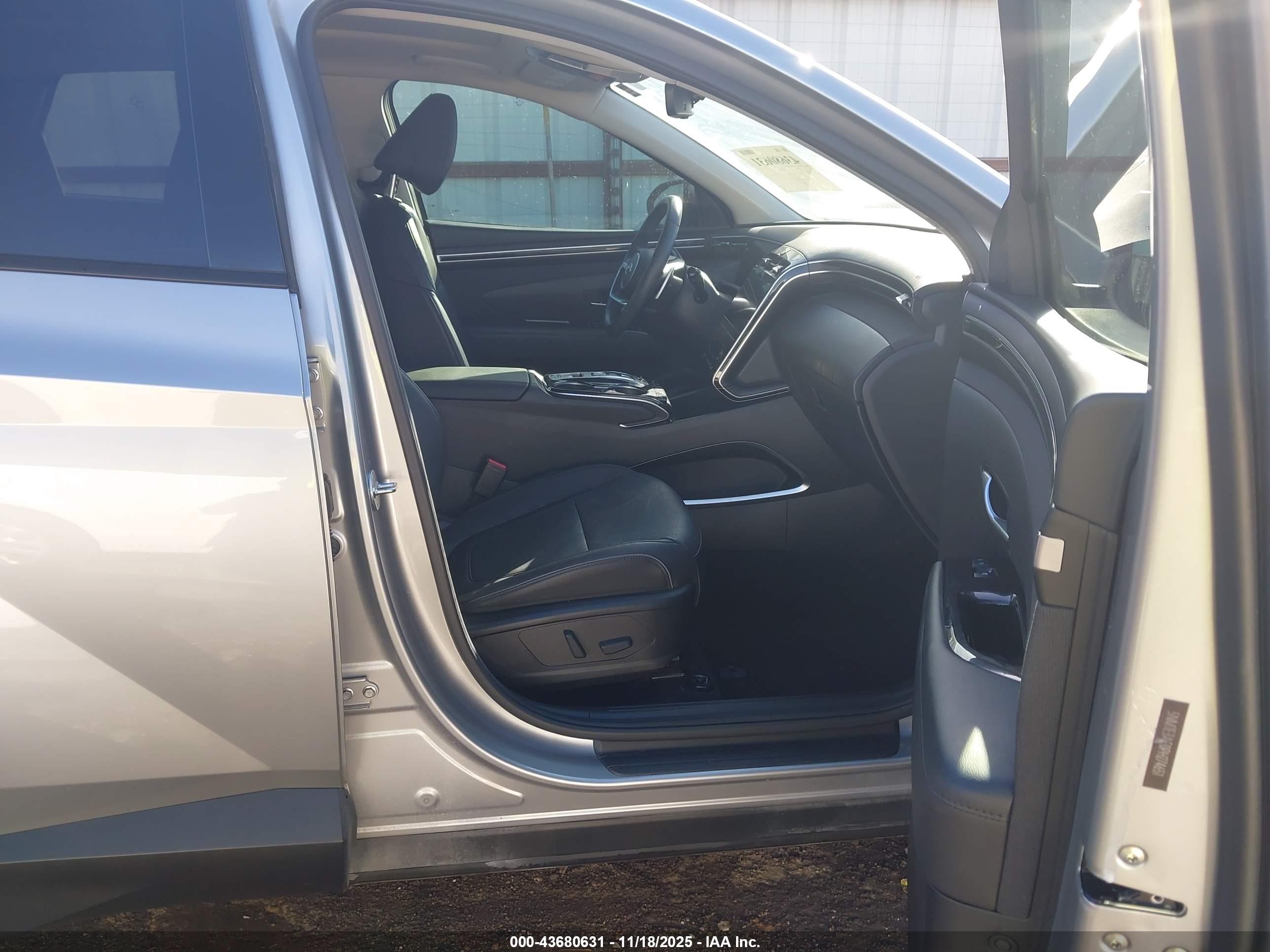 HYUNDAI TUCSON image 5