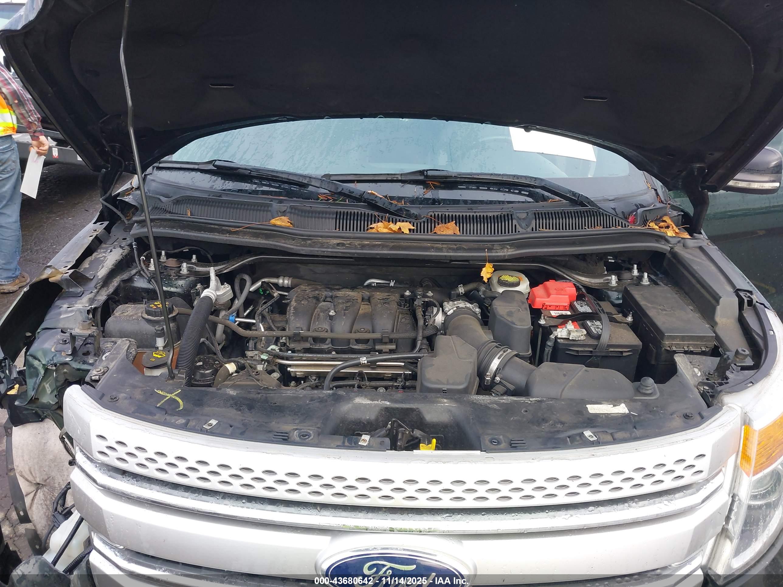 FORD EXPLORER image 10