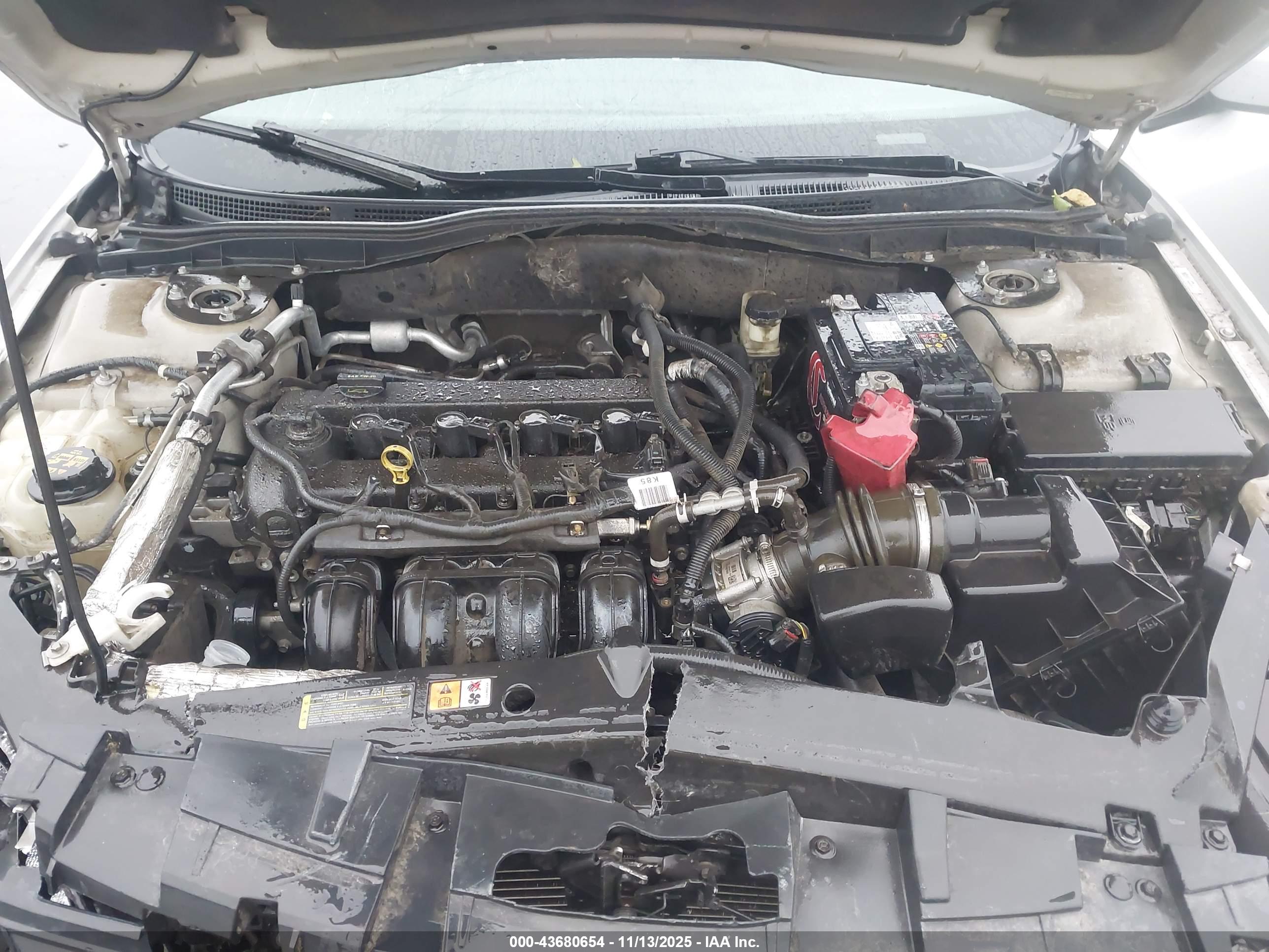 FORD FUSION image 10
