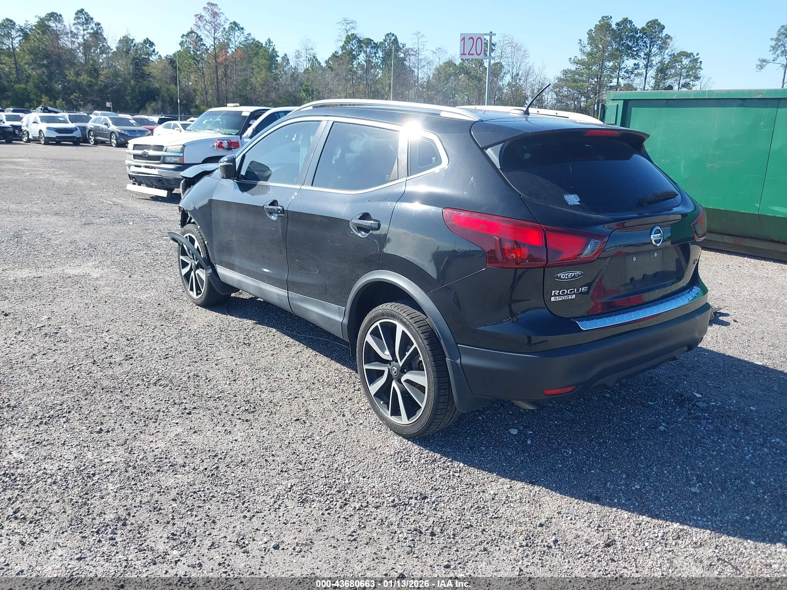 NISSAN ROGUE image 3