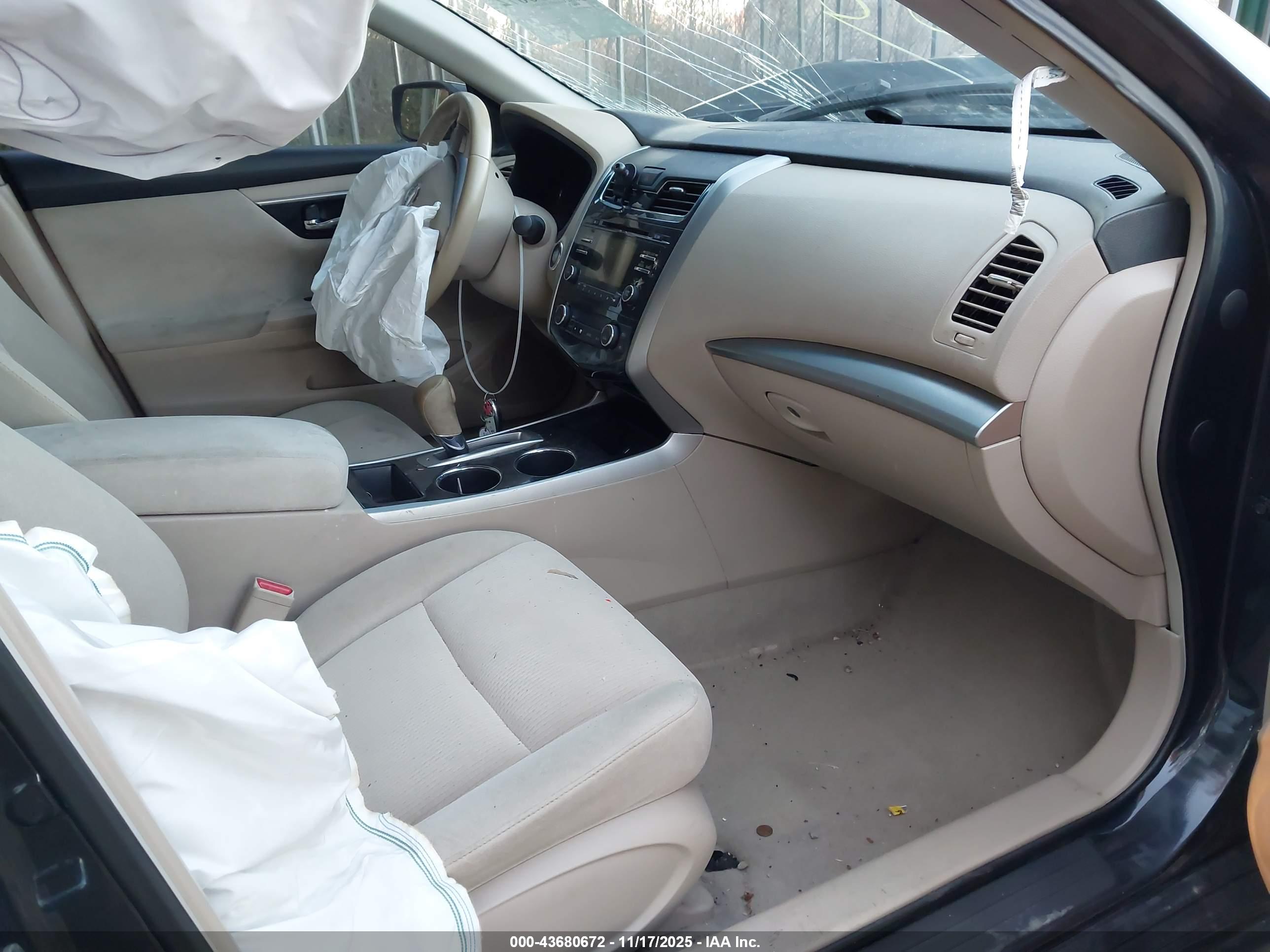 NISSAN ALTIMA image 5