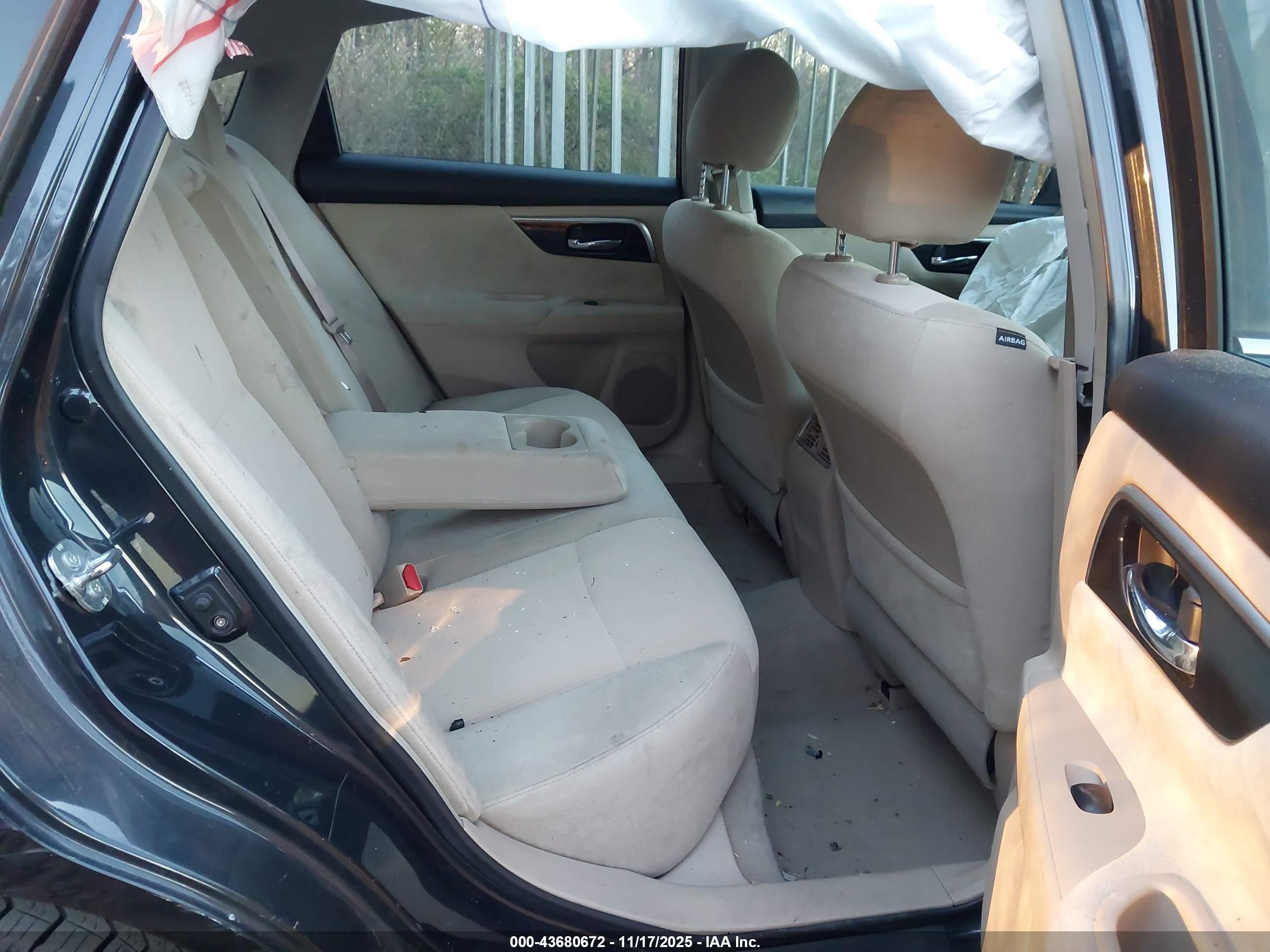 NISSAN ALTIMA image 8