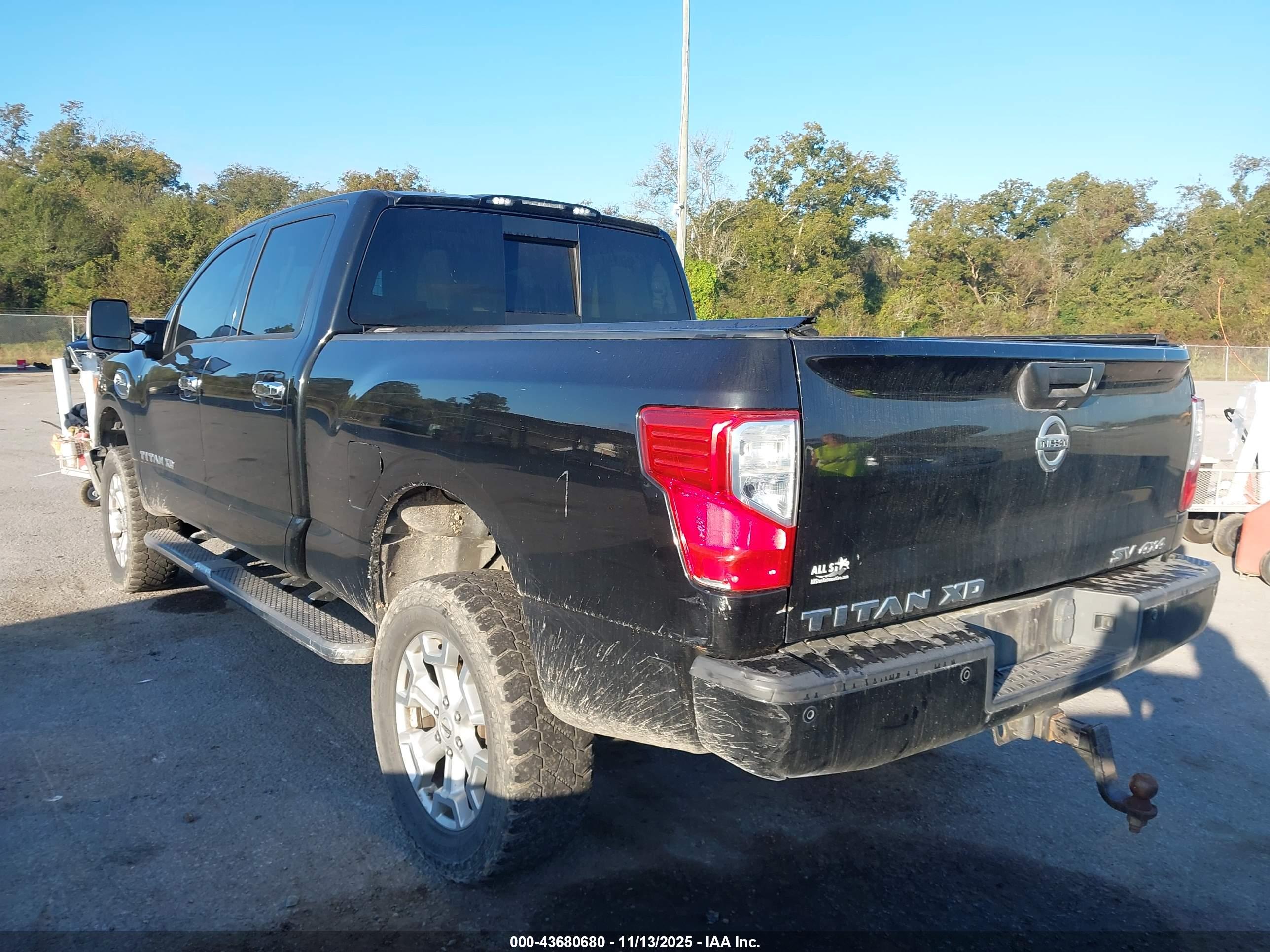 NISSAN TITAN image 3