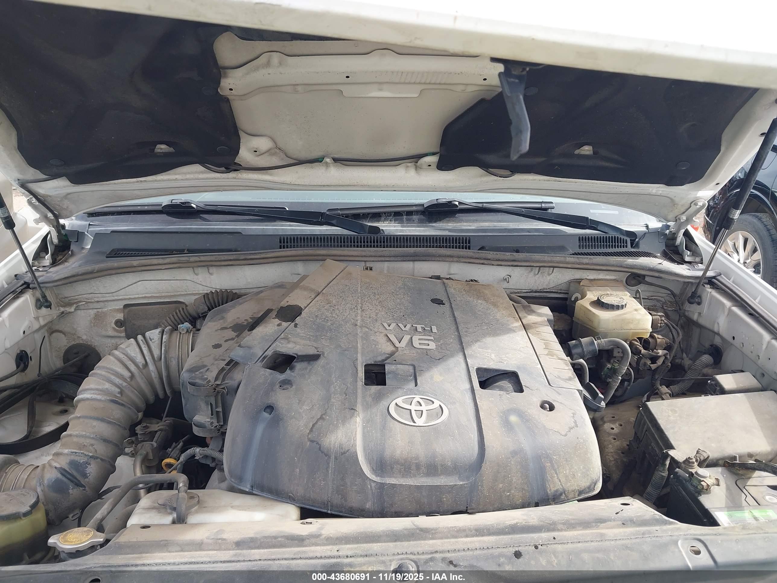TOYOTA 4RUNNER image 10